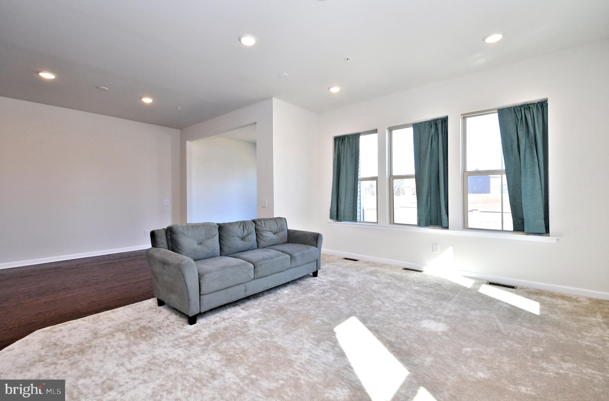 RESERVE AT FRANCONIA - Residential Lease