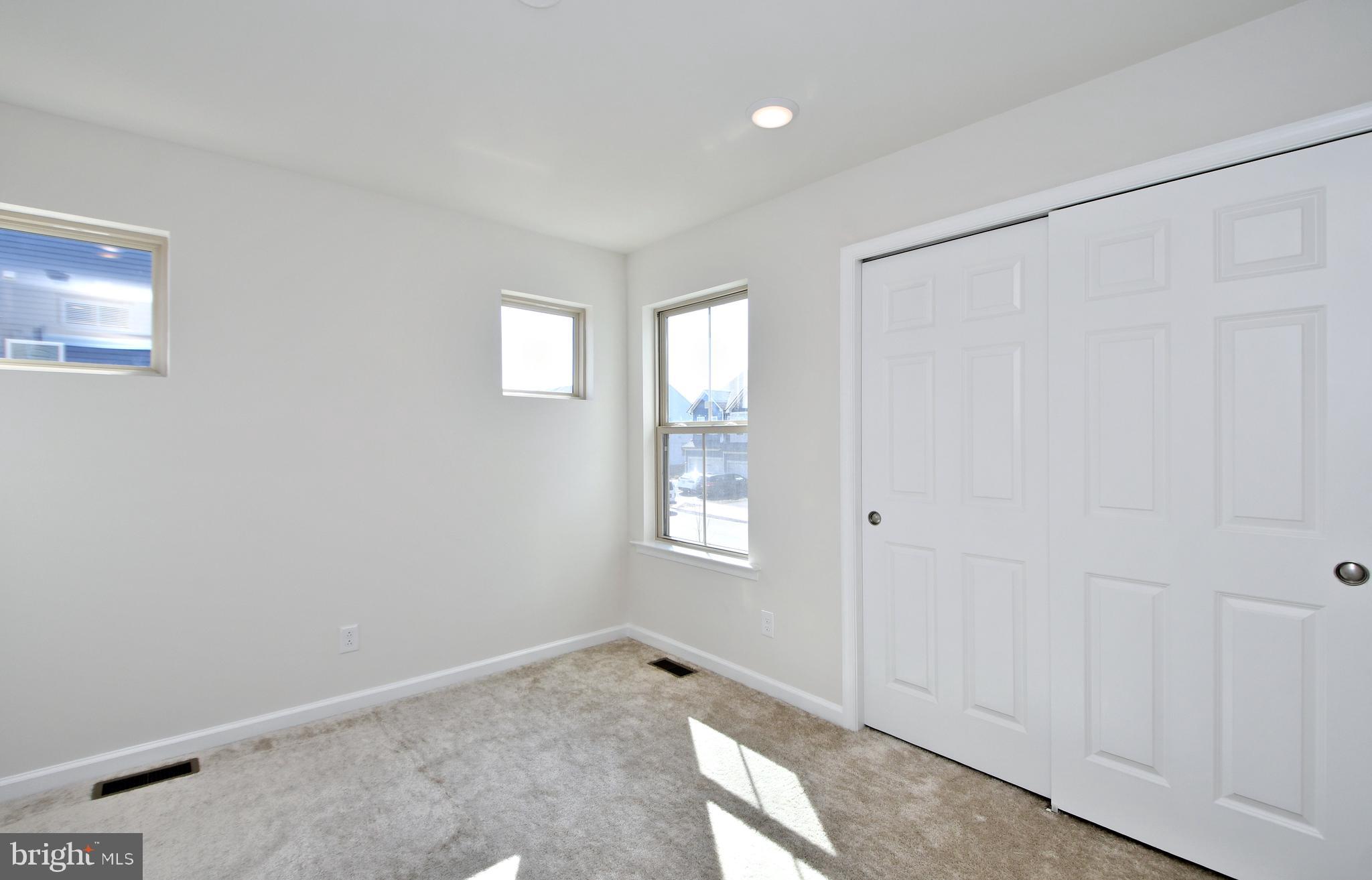 RESERVE AT FRANCONIA - Residential Lease