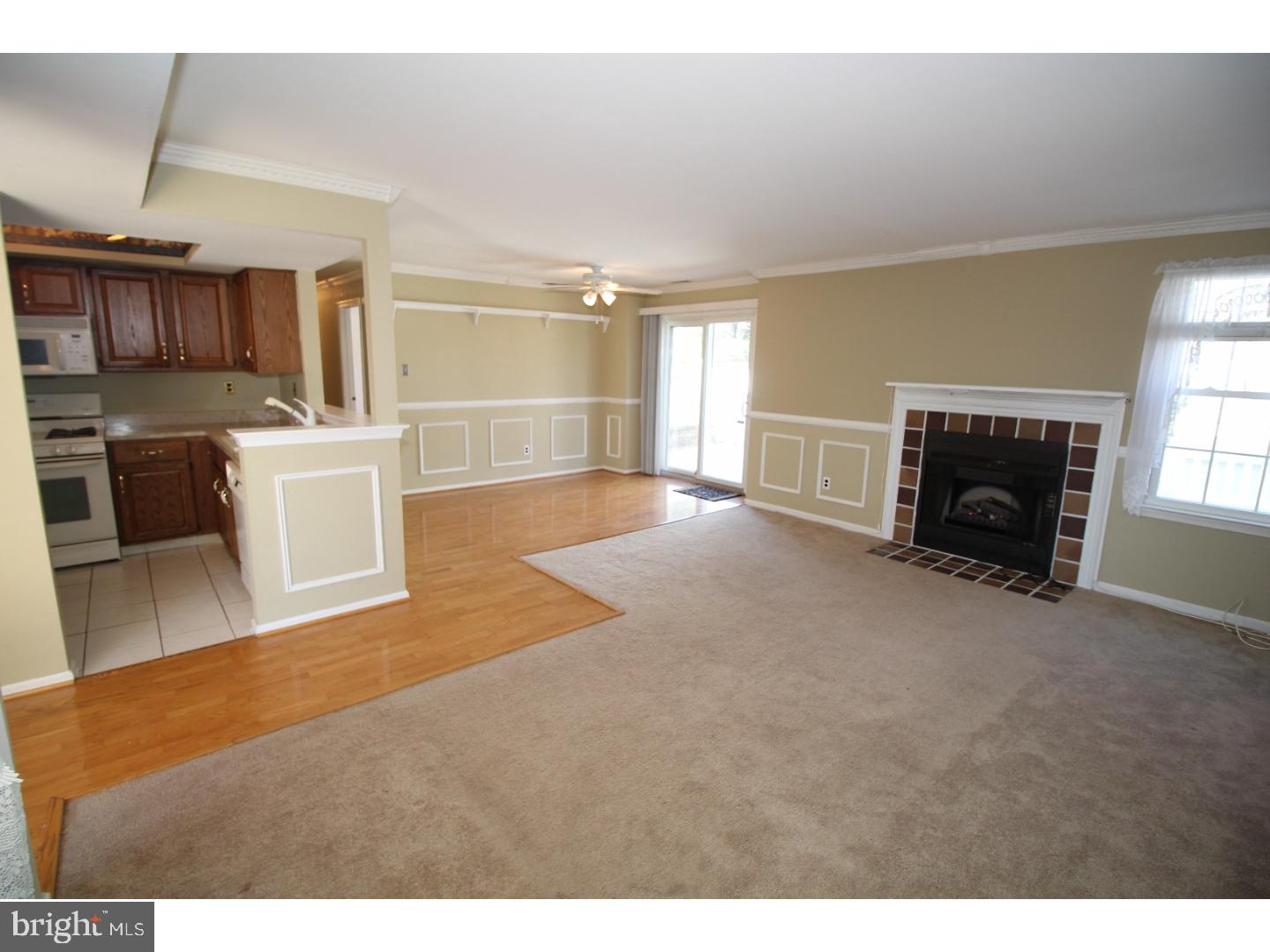 ROSE HOLLOW - Residential Lease