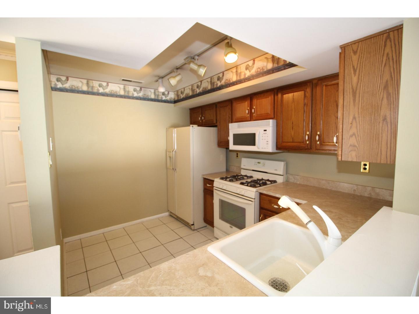 ROSE HOLLOW - Residential Lease