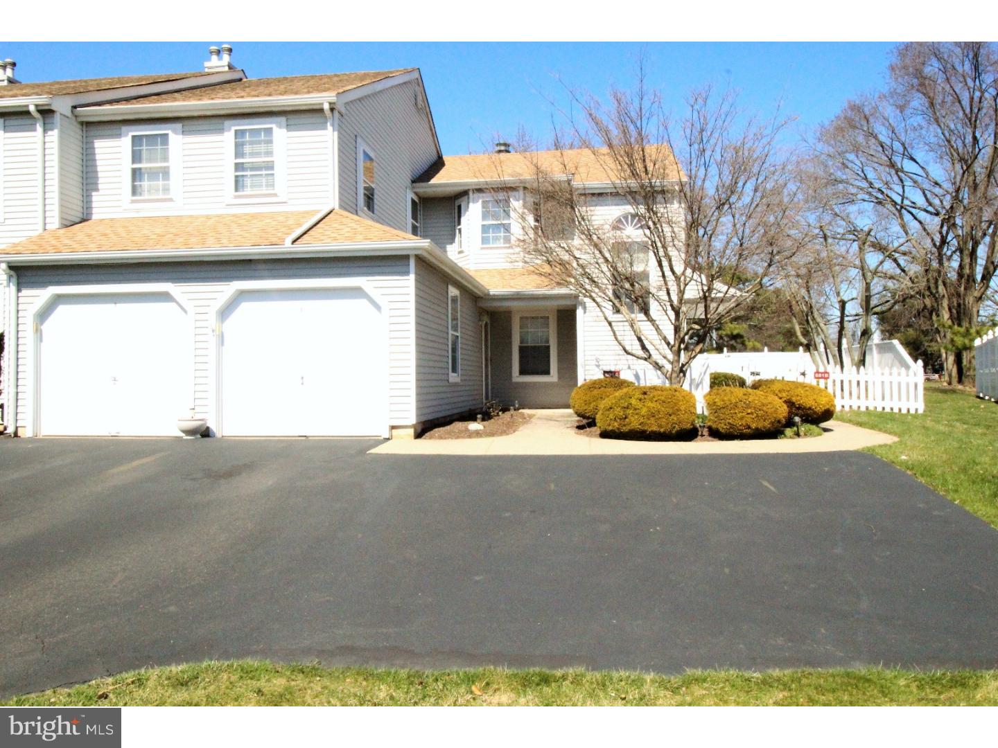 ROSE HOLLOW - Residential Lease