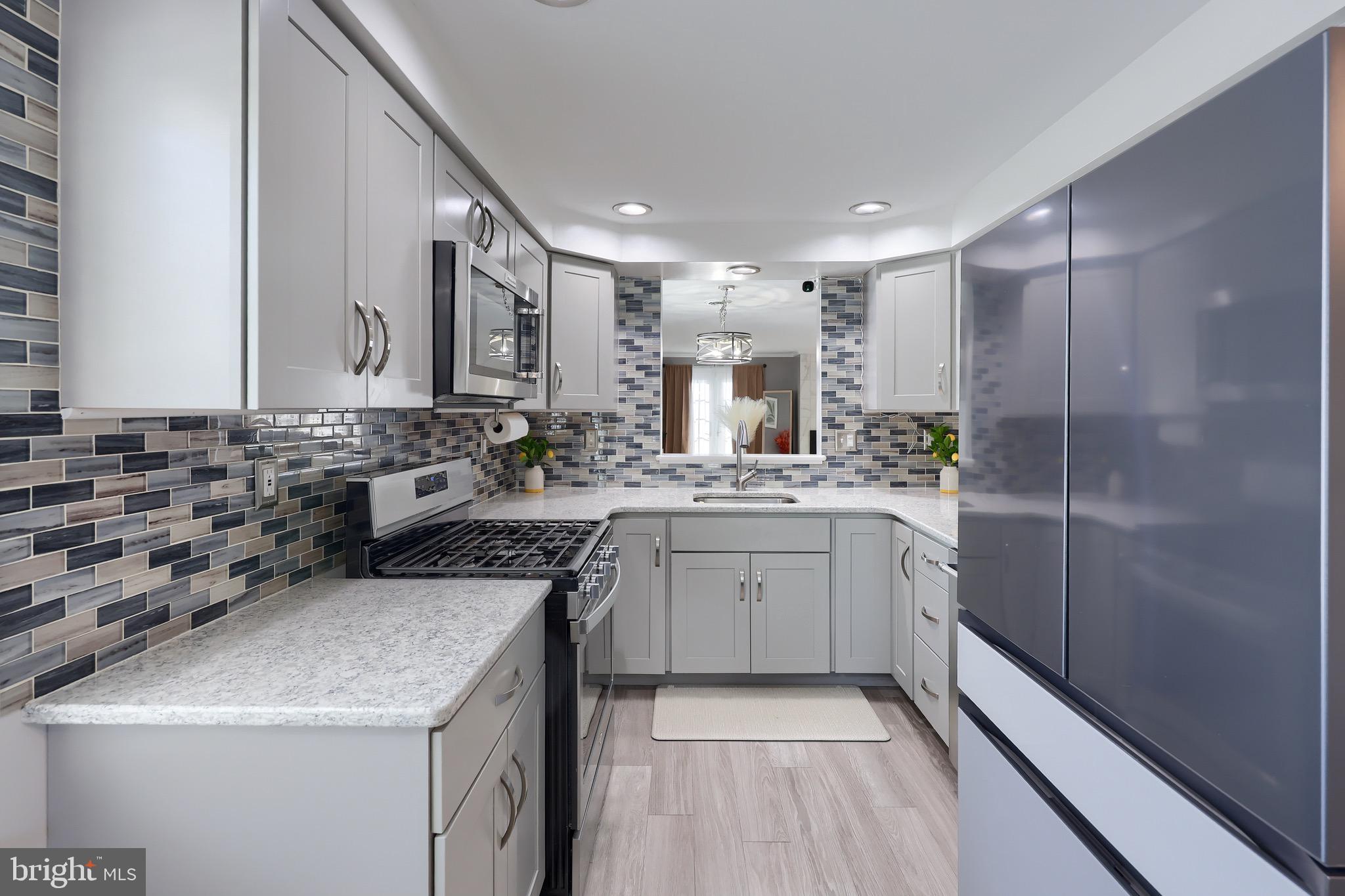 SPRINGETTS VILLAGE CONDOS - Residential