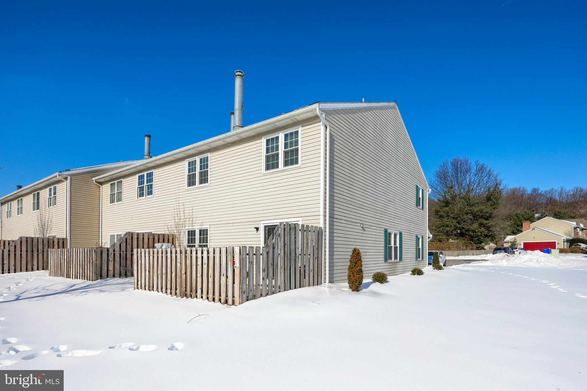 SPRINGETTS VILLAGE CONDOS - Residential