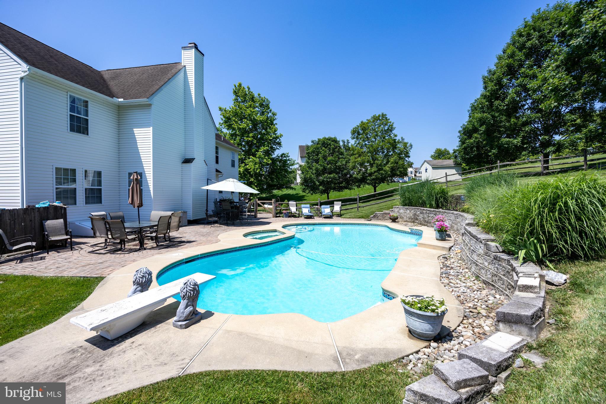 408 COUNTRY EDGE CIRCLE