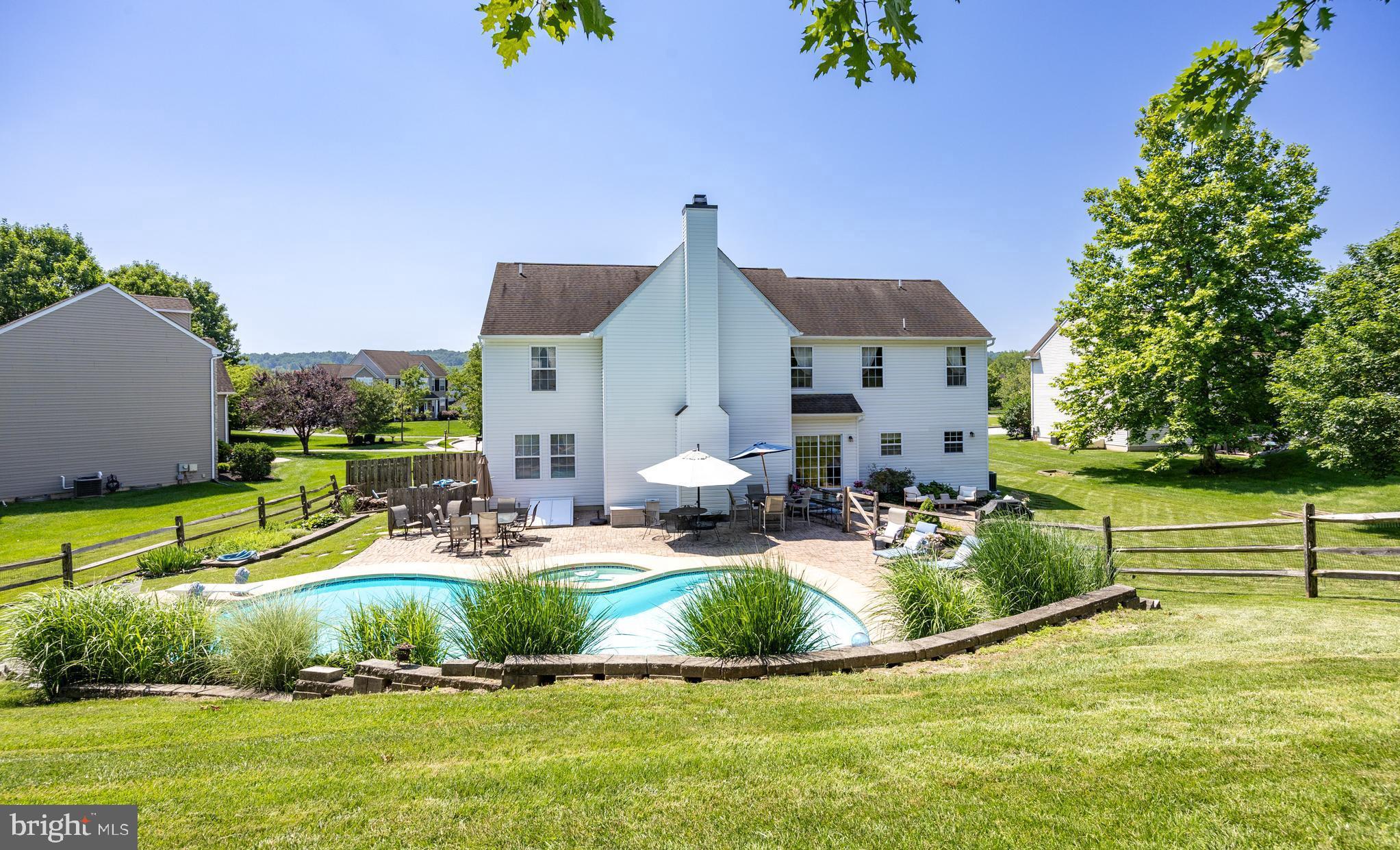 408 COUNTRY EDGE CIRCLE