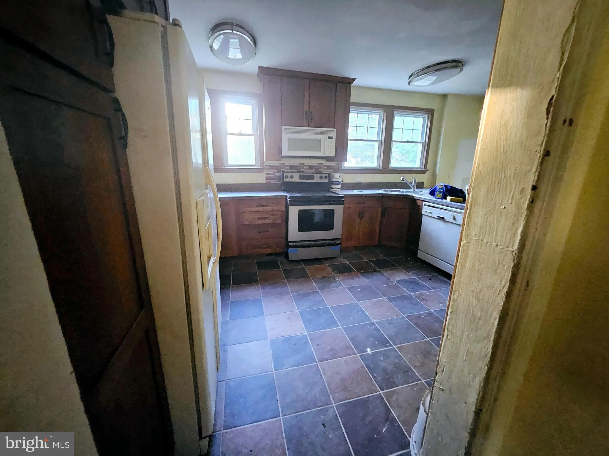 Berlin, New Jersey 08009, United States, 5 Bedrooms Bedrooms, ,3 BathroomsBathrooms,Residential,Contingent,38927