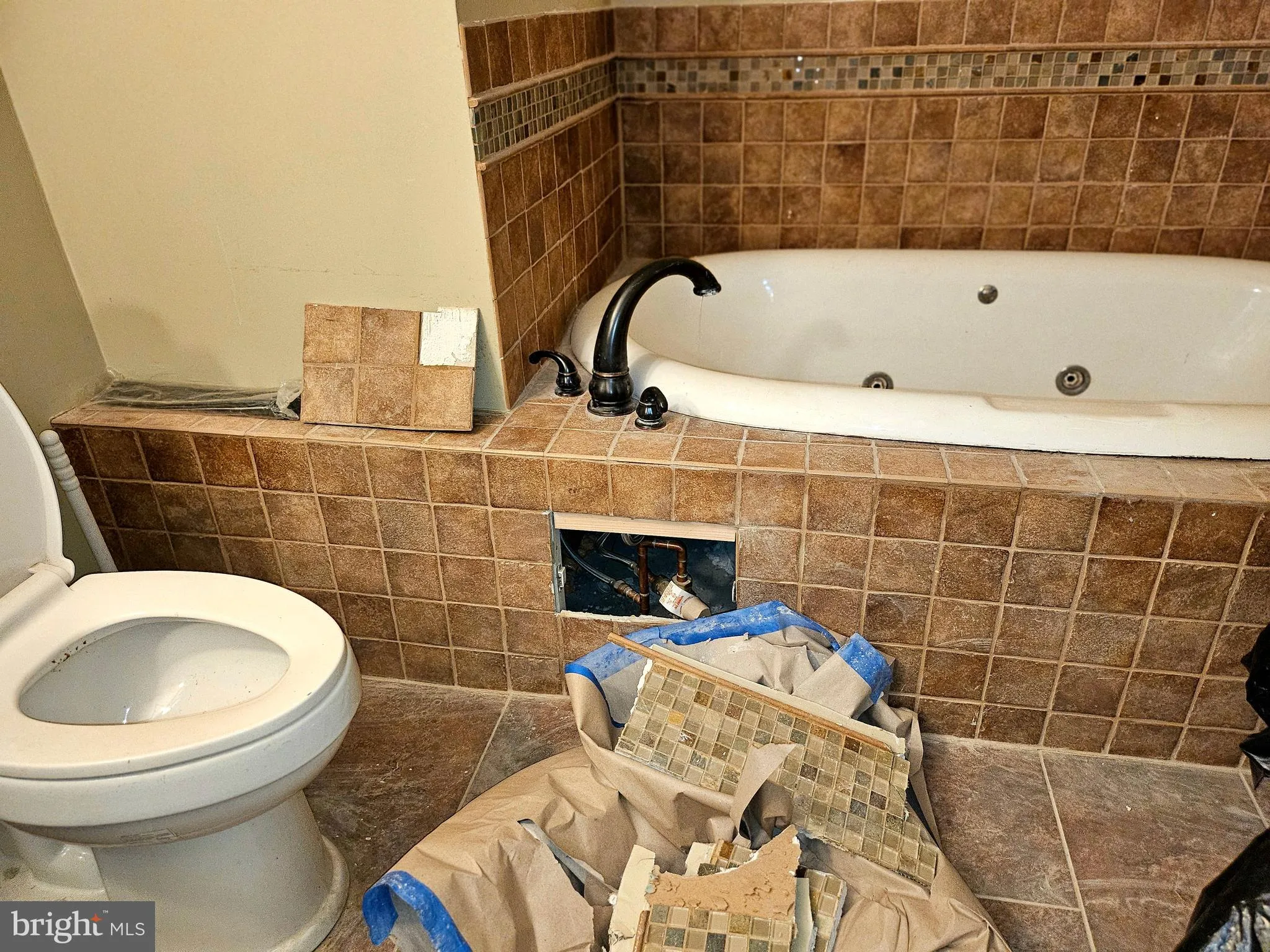 Berlin, New Jersey 08009, United States, 5 Bedrooms Bedrooms, ,3 BathroomsBathrooms,Residential,Contingent,38927