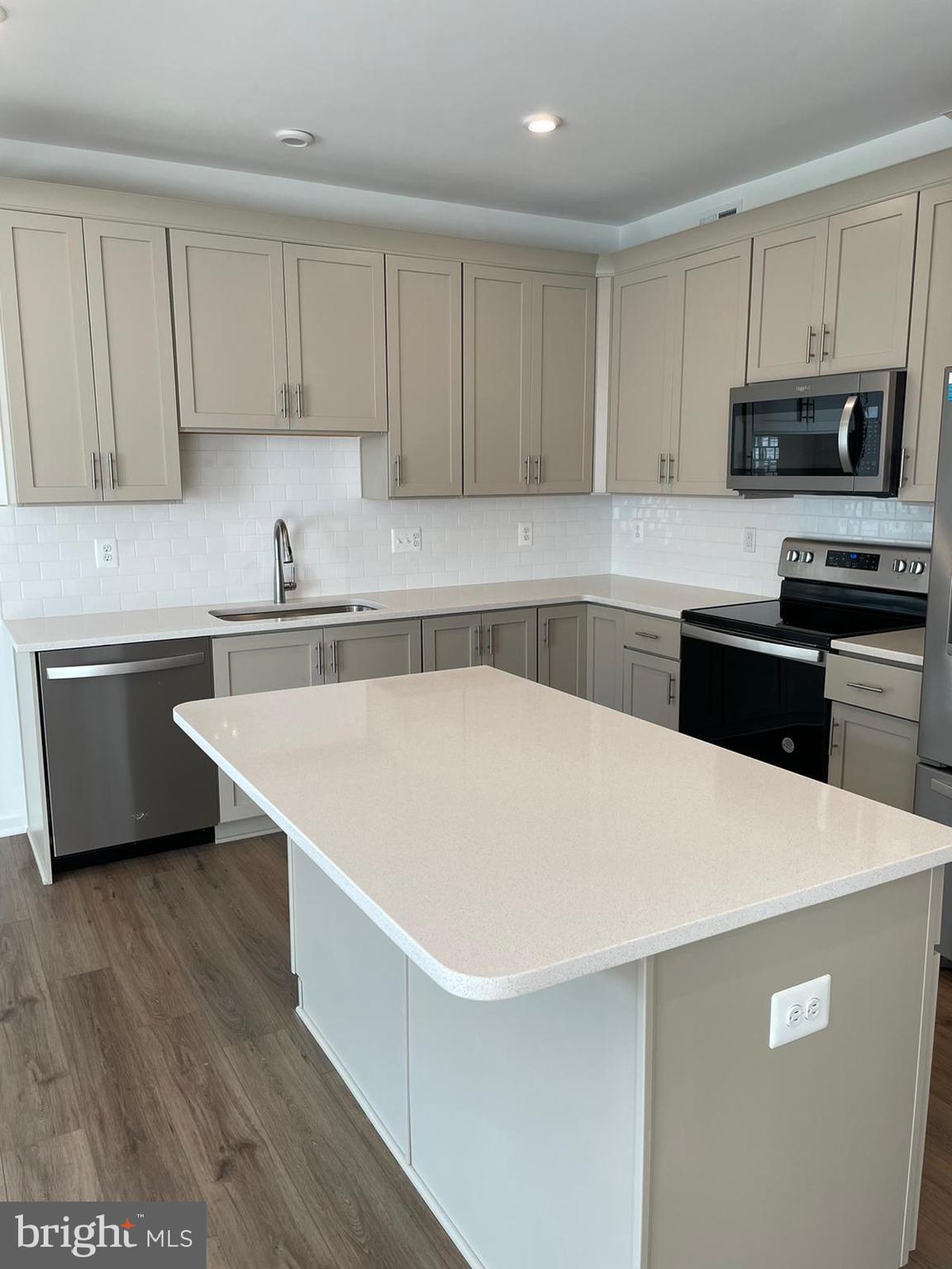 KING'S CROSSING - Residential Lease