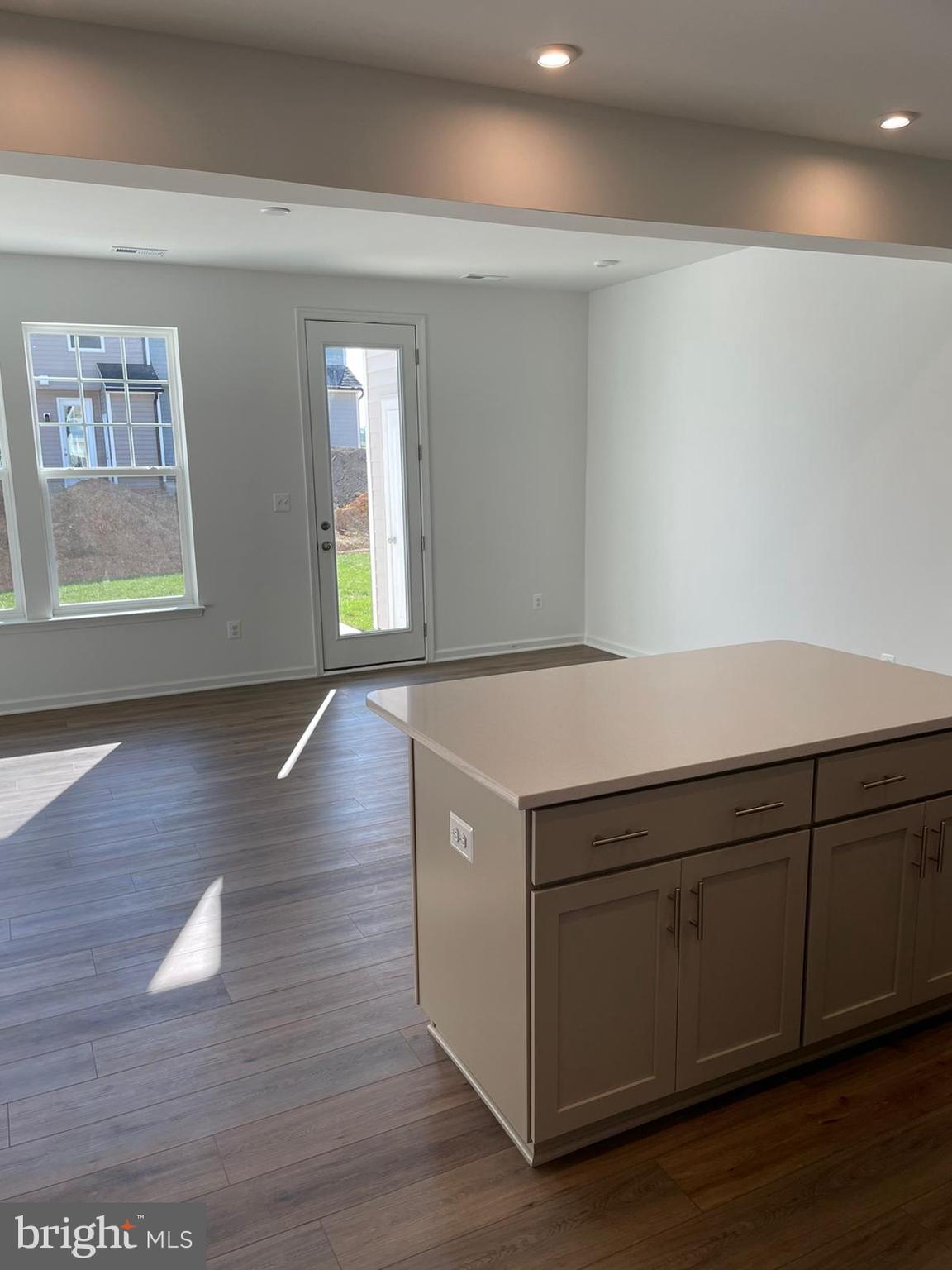 KING'S CROSSING - Residential Lease