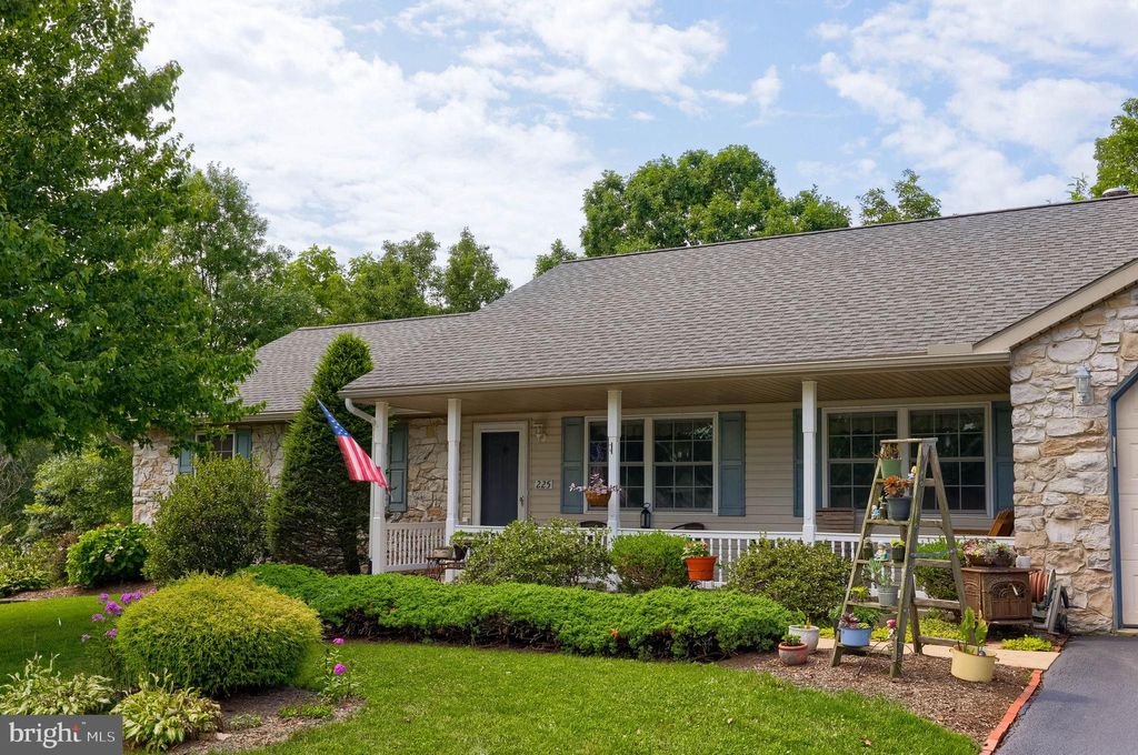 Photo of 225 Country Drive, DENVER, PA 17517 (MLS # PALA2091356)