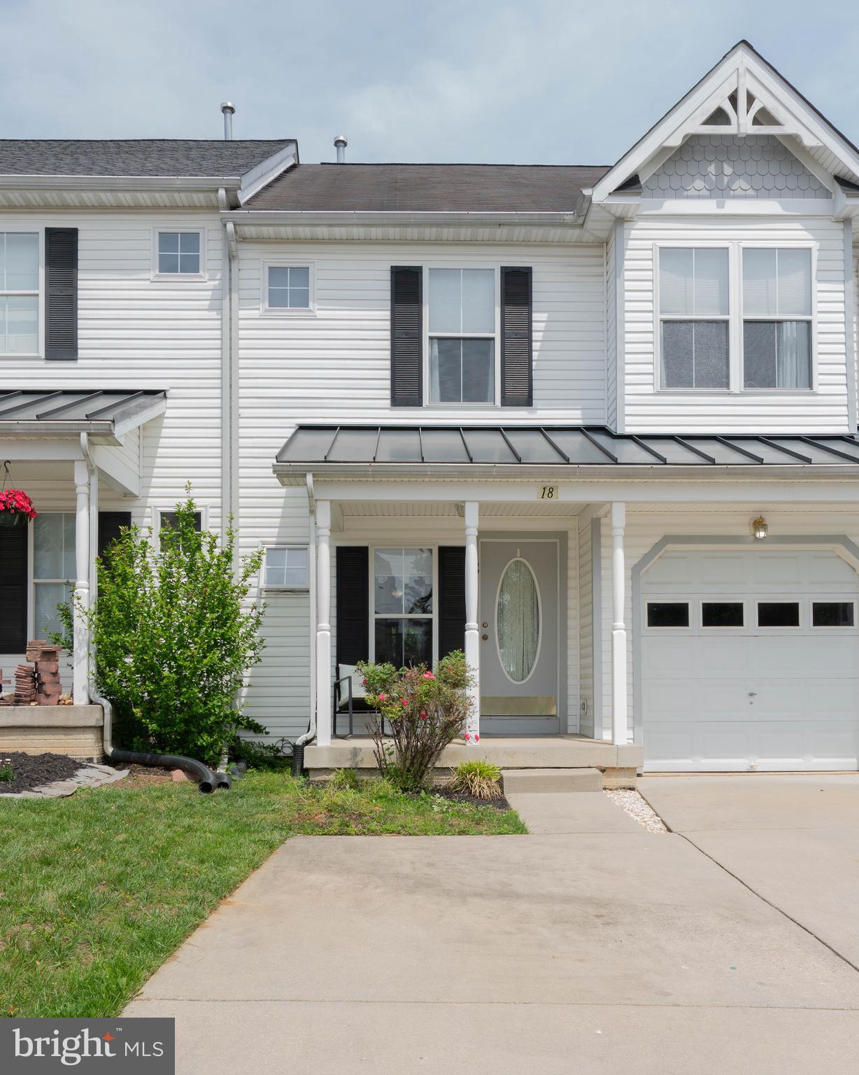 18 CANVAS PLACE