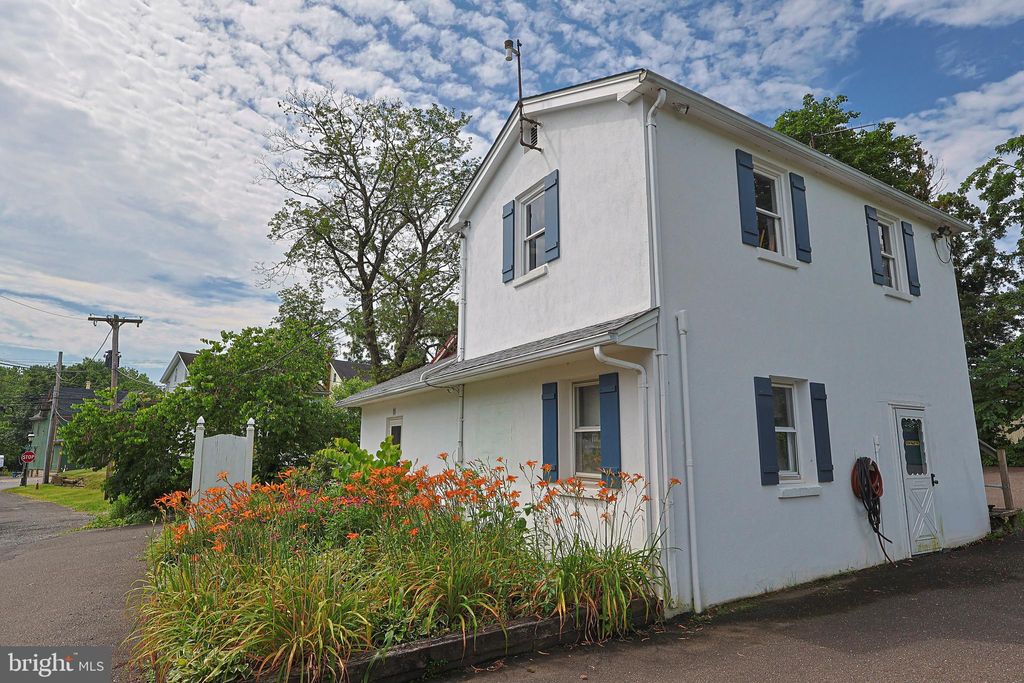 Photo of 10 Kerns Avenue, CHALFONT, PA 18914 (MLS # PABU2099692)