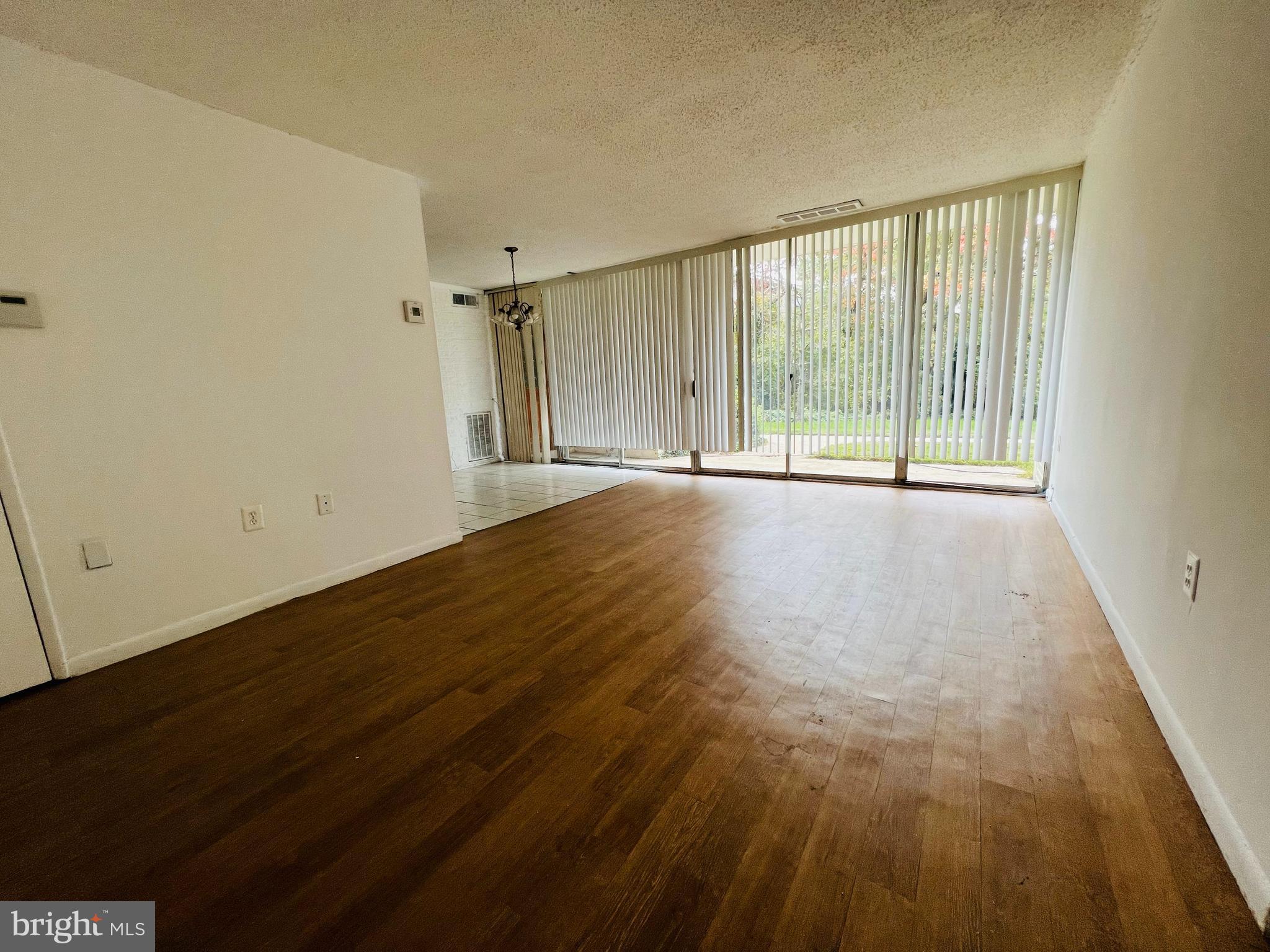 PRESIDENTIAL PARK - Residential Lease