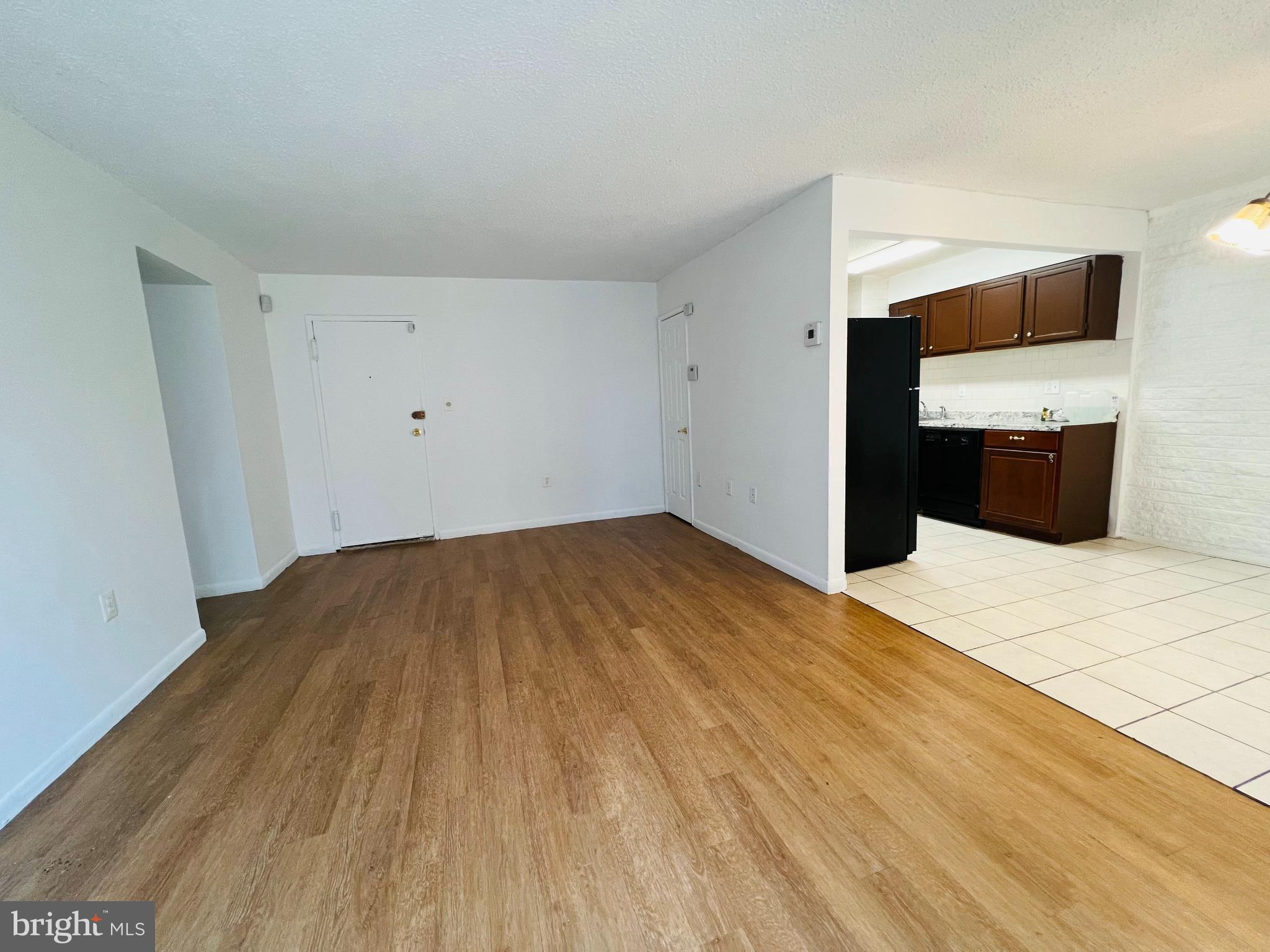 PRESIDENTIAL PARK - Residential Lease