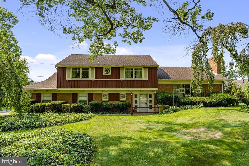 Photo of 1230 Country Club Drive, LANCASTER, PA 17601 (MLS # PALA2096402)