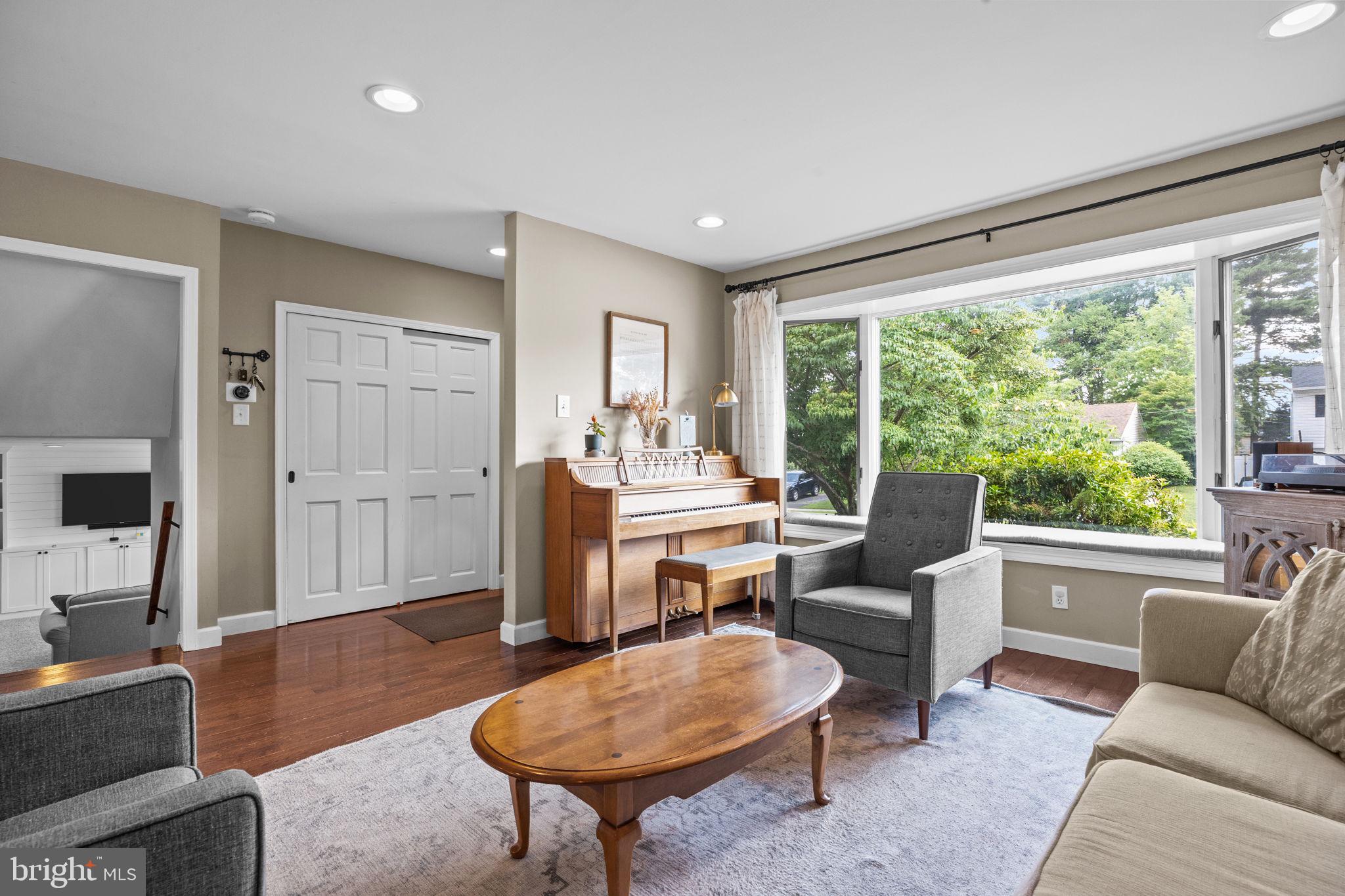 128 HEDGEROW DRIVE