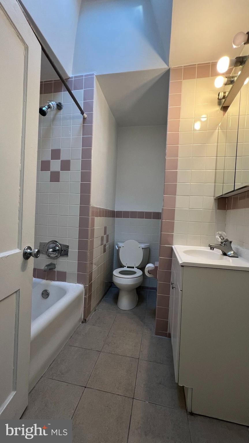 PHILADELPHIA (NORTHEAST) - Residential