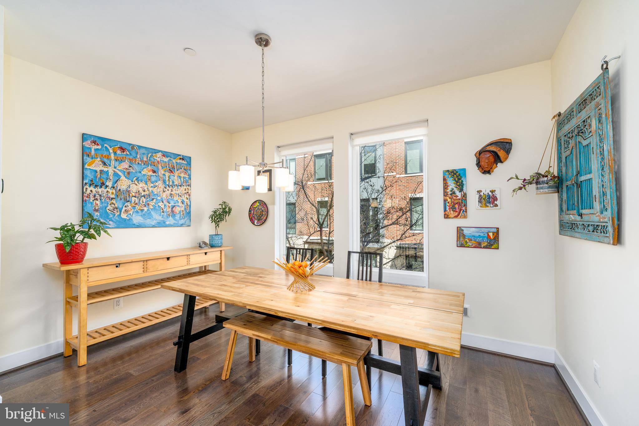 LOCUST POINT - Residential