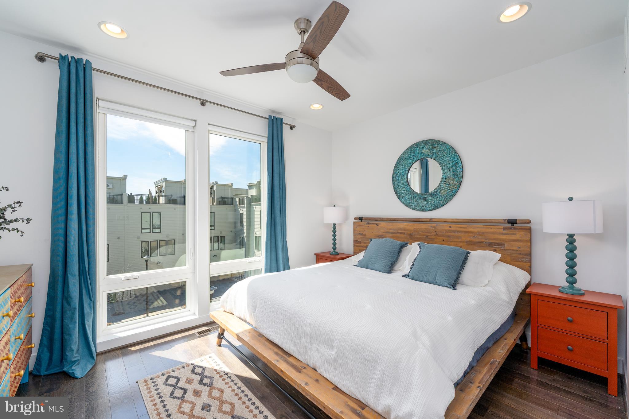 LOCUST POINT - Residential