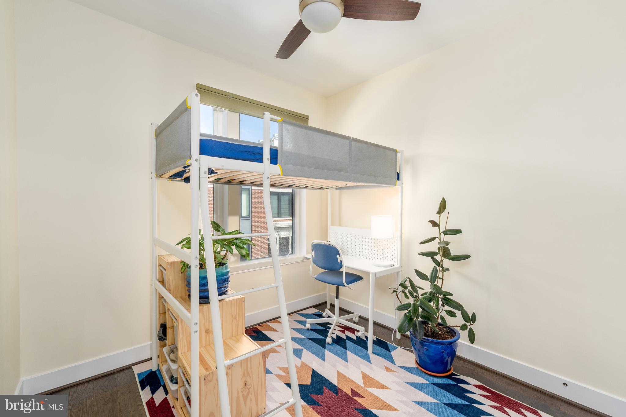 LOCUST POINT - Residential