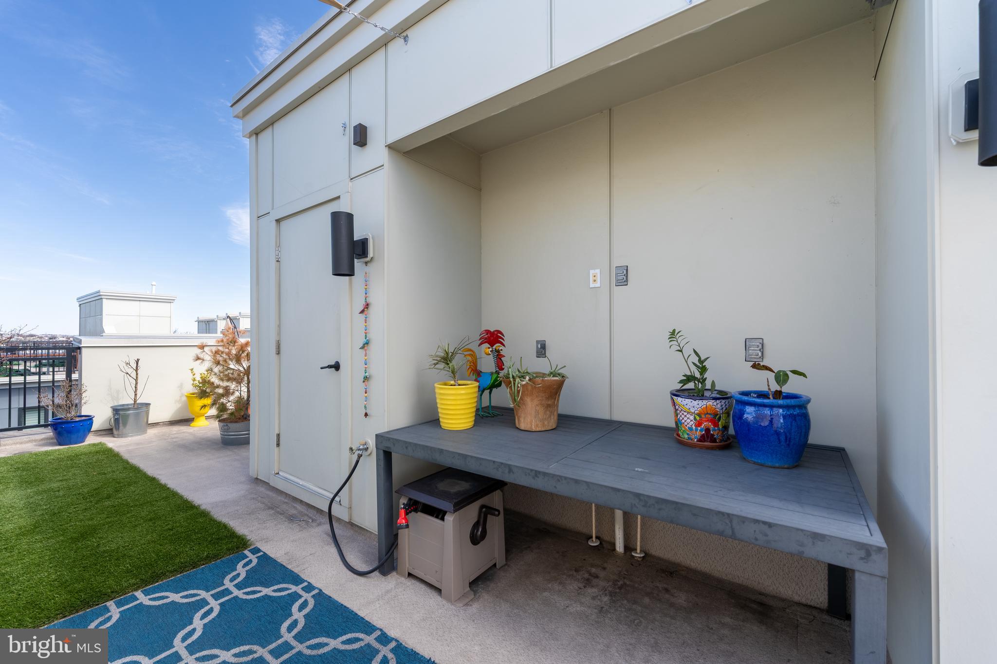 LOCUST POINT - Residential