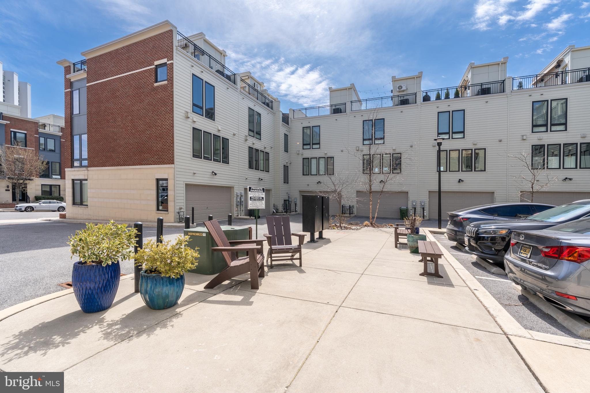 LOCUST POINT - Residential