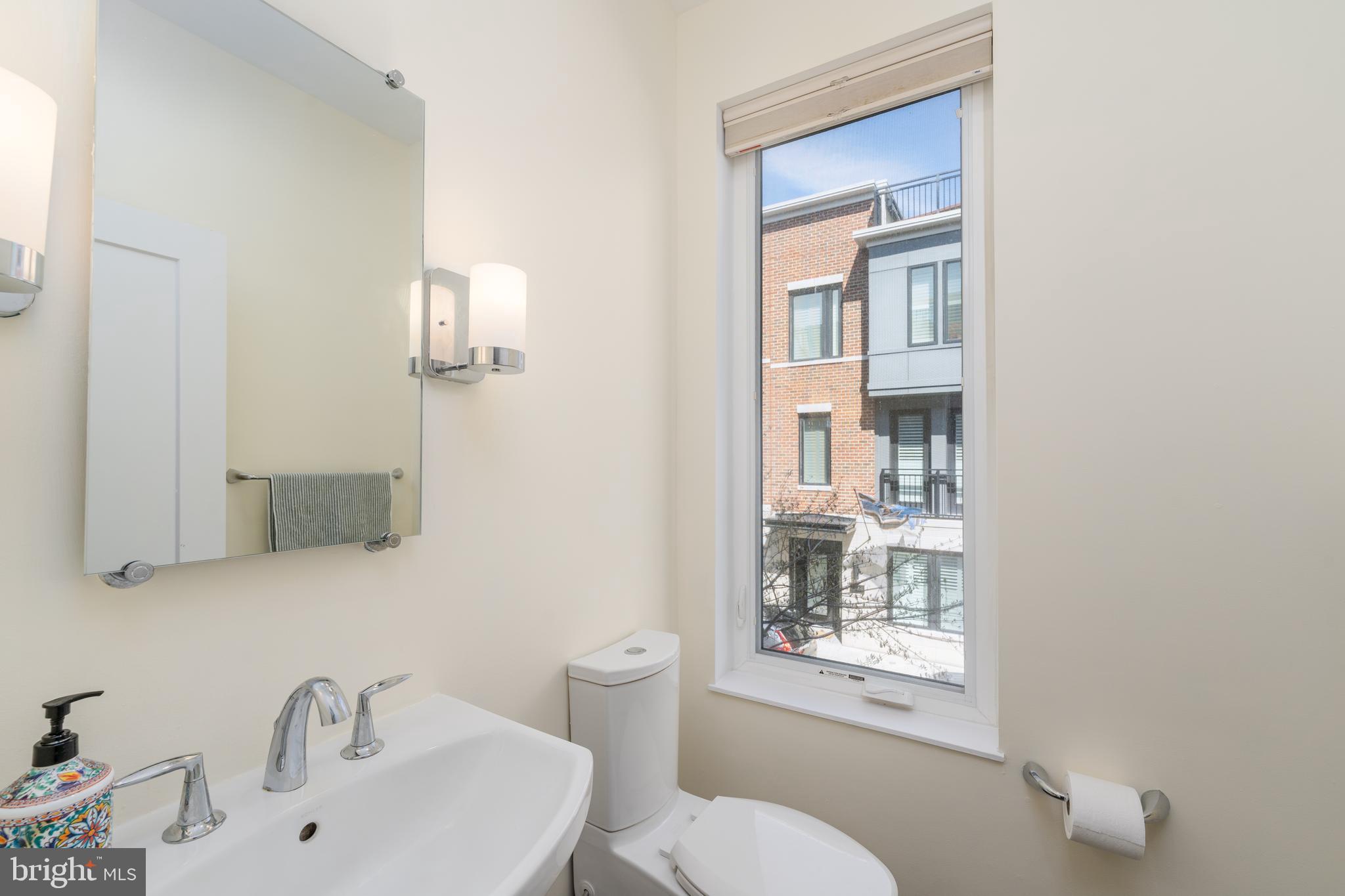 LOCUST POINT - Residential