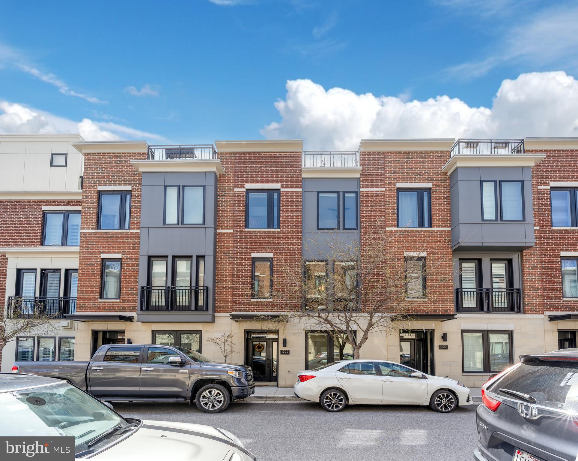 LOCUST POINT - Residential