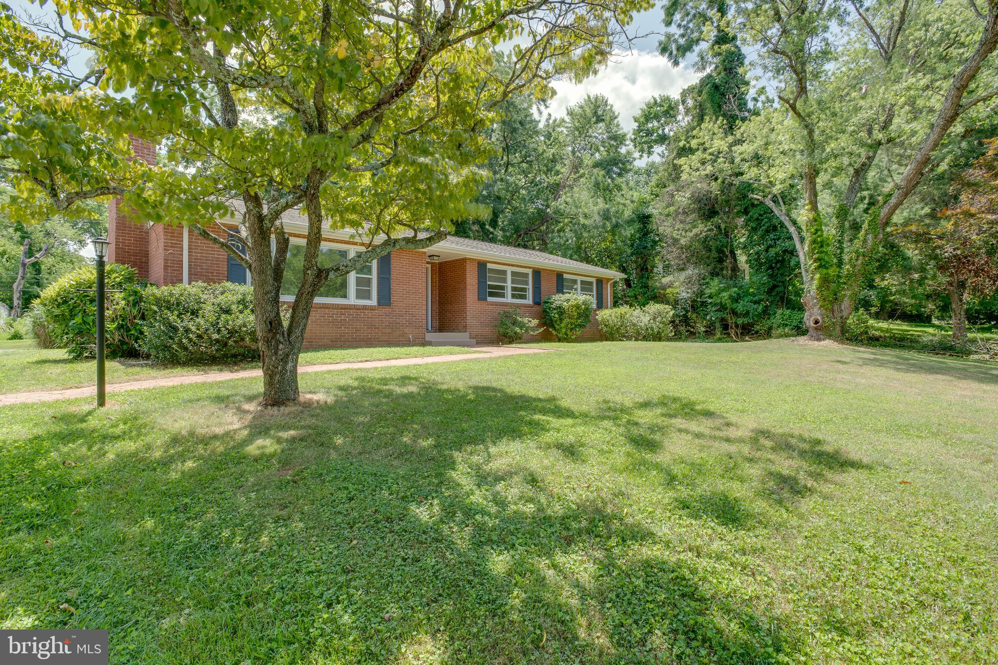 BROKEN HILLS - Residential