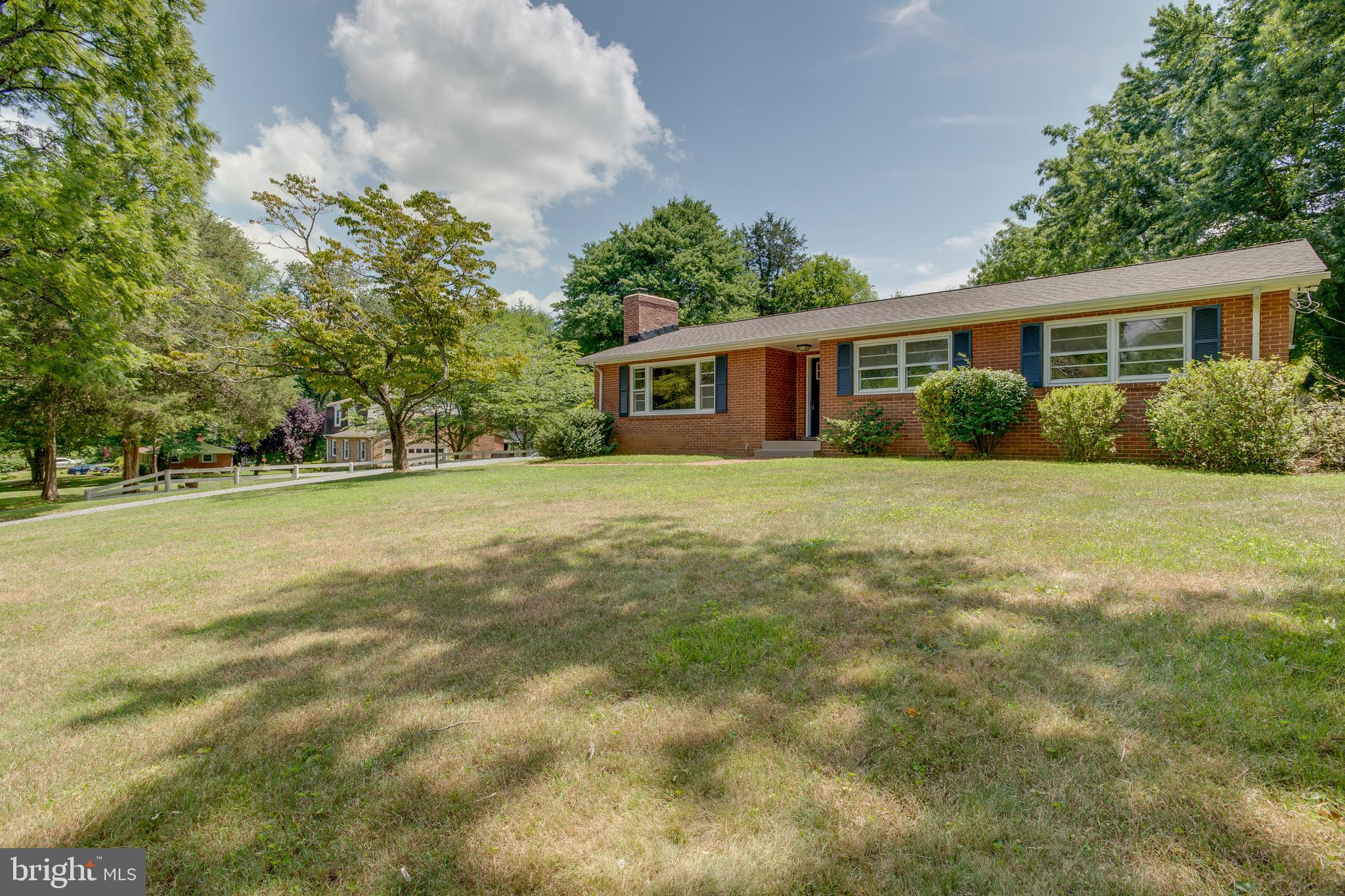 BROKEN HILLS - Residential