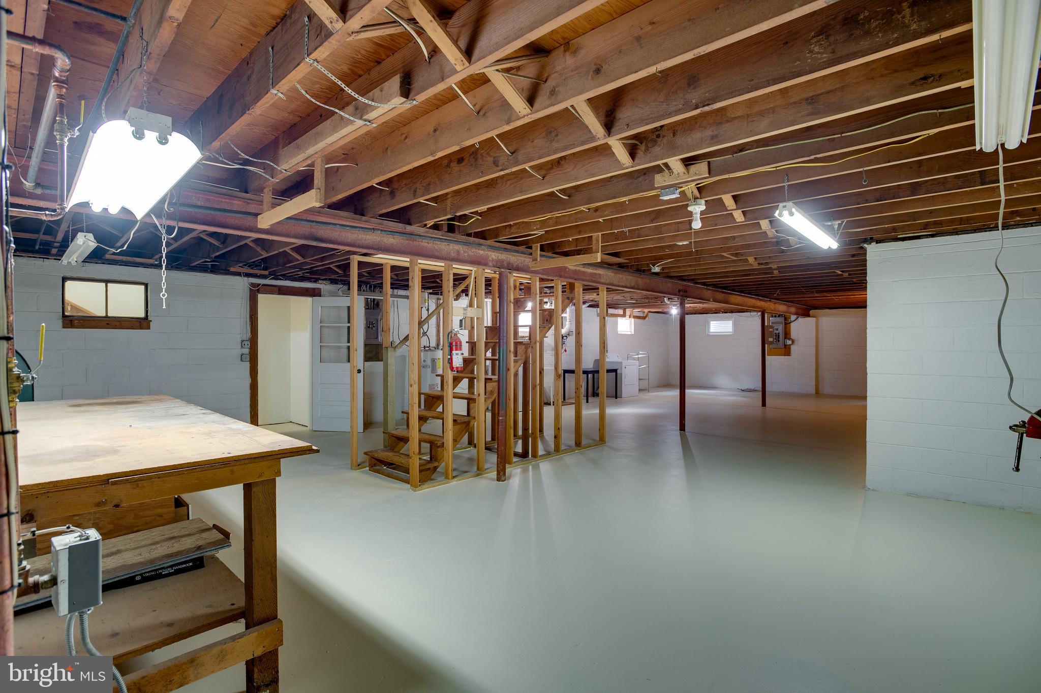 BROKEN HILLS - Residential