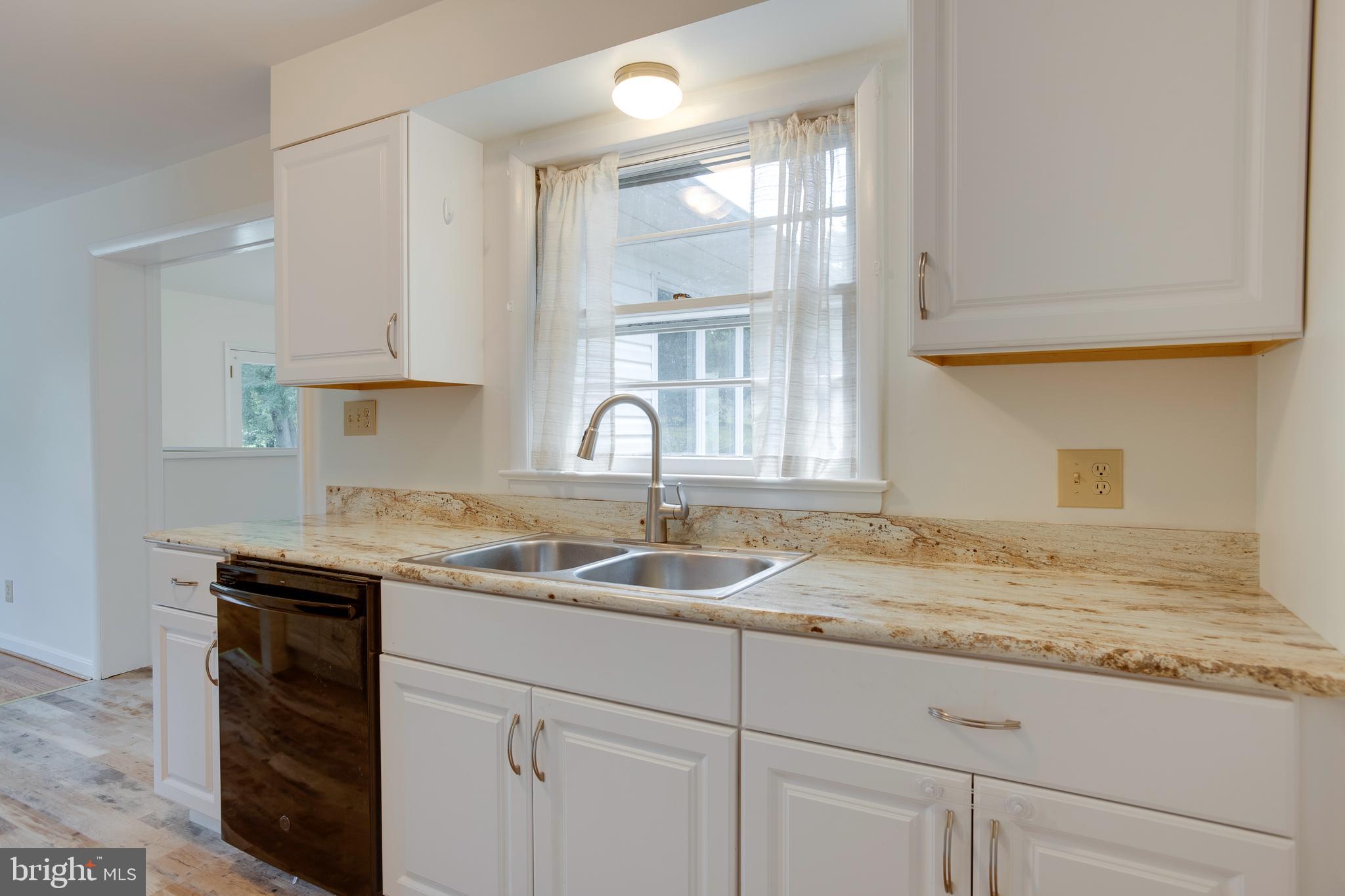 BROKEN HILLS - Residential