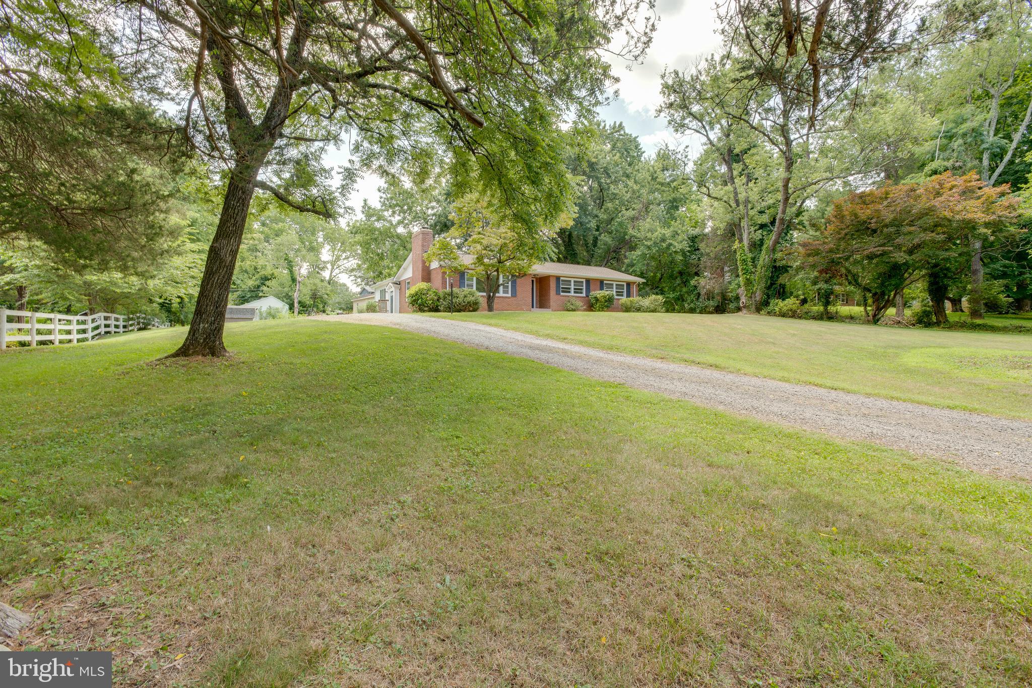 BROKEN HILLS - Residential