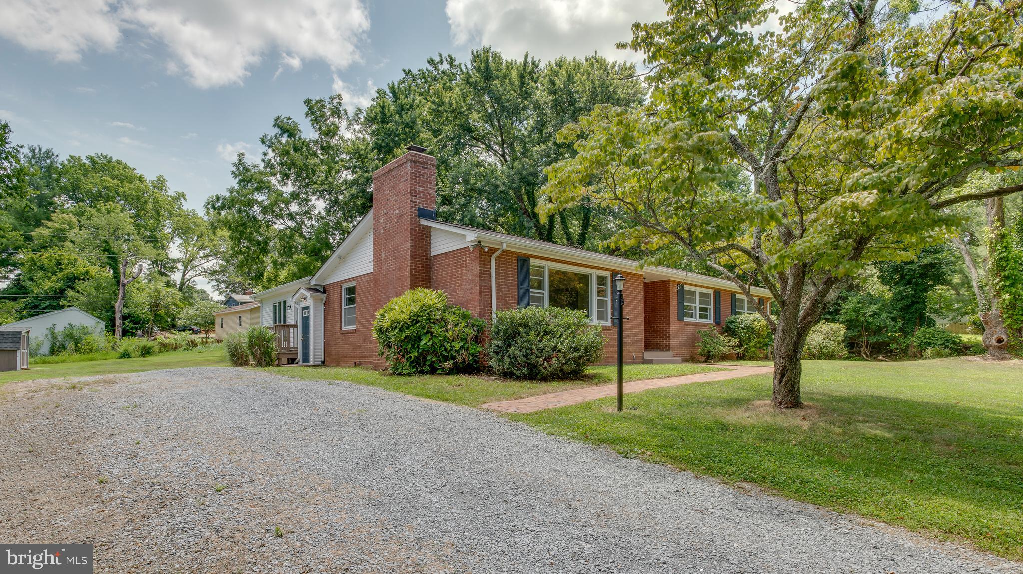 BROKEN HILLS - Residential