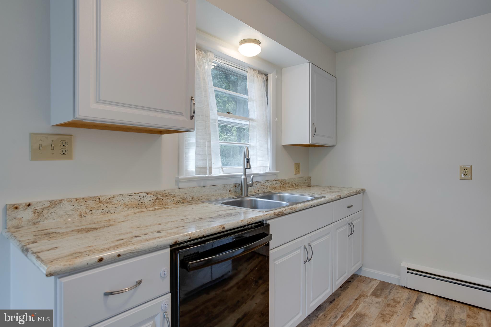 BROKEN HILLS - Residential