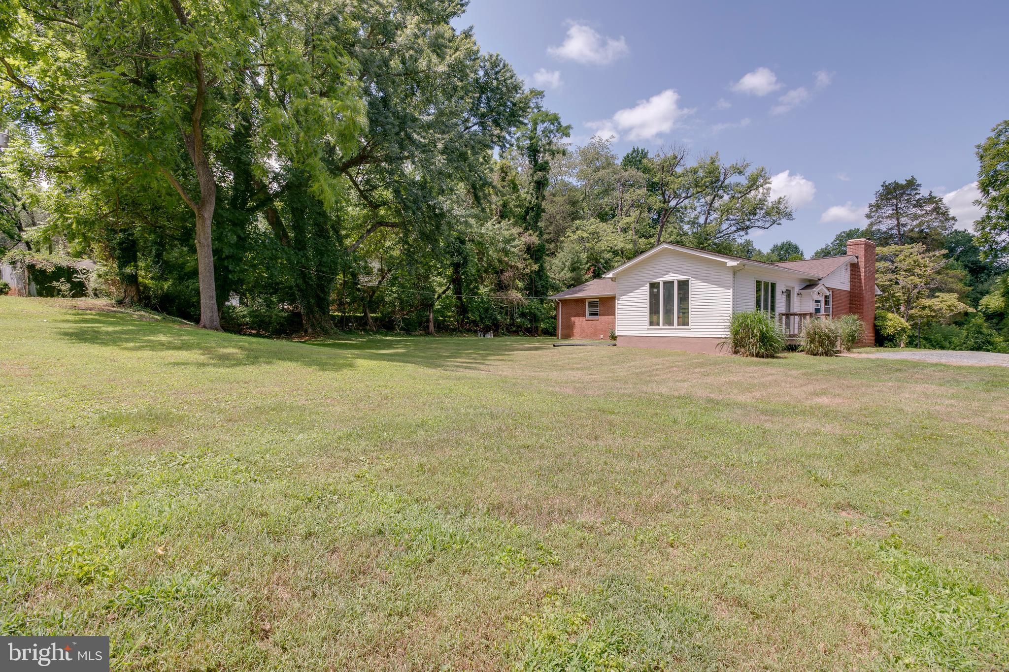 BROKEN HILLS - Residential