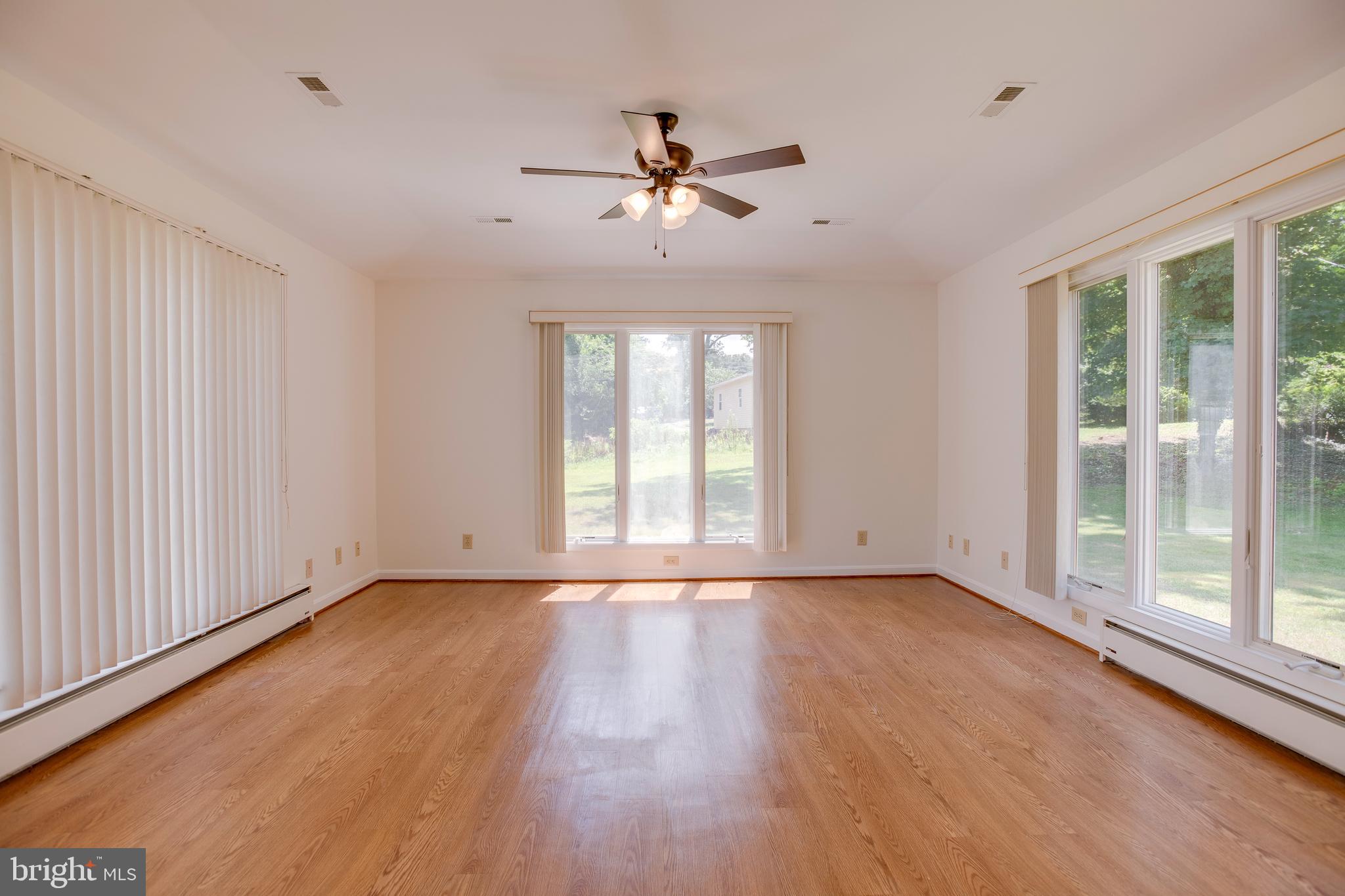 BROKEN HILLS - Residential