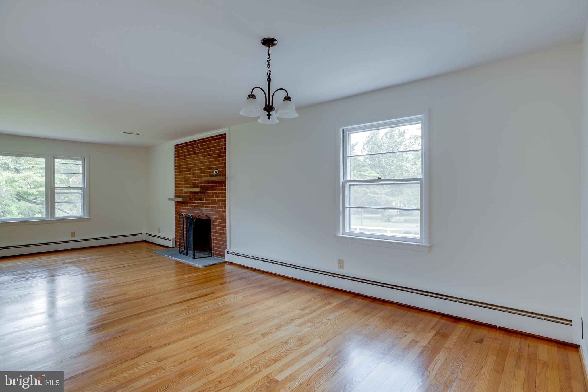 BROKEN HILLS - Residential