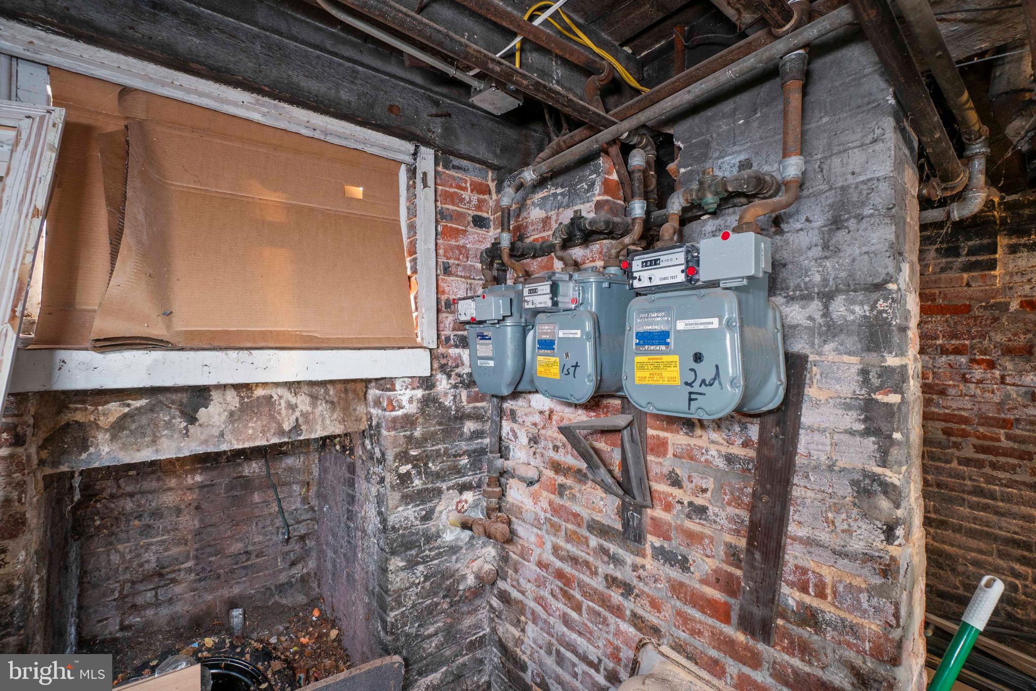 MADISON PARK HISTORIC DISTRICT - Commercial Sale