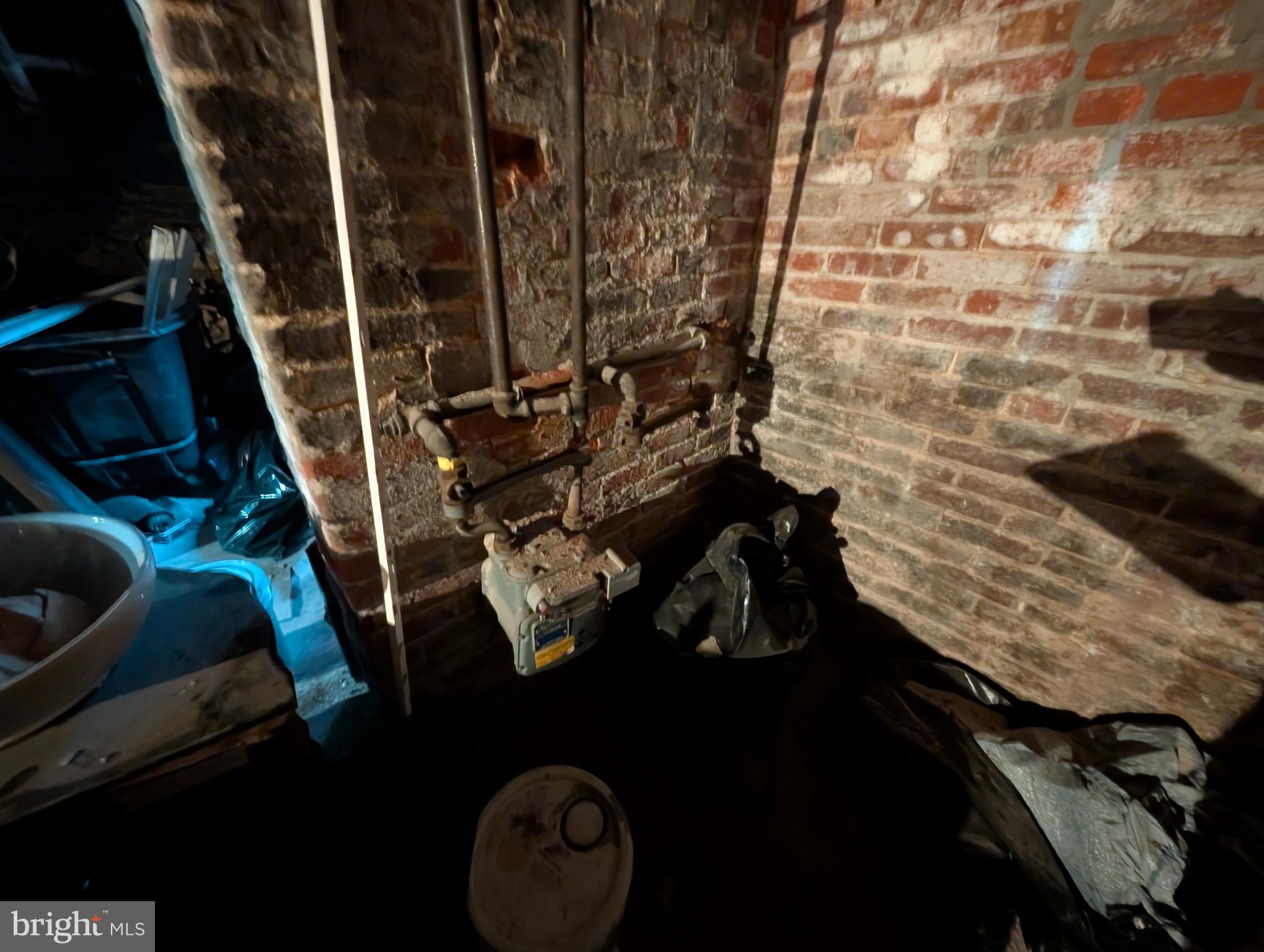 MADISON PARK HISTORIC DISTRICT - Commercial Sale