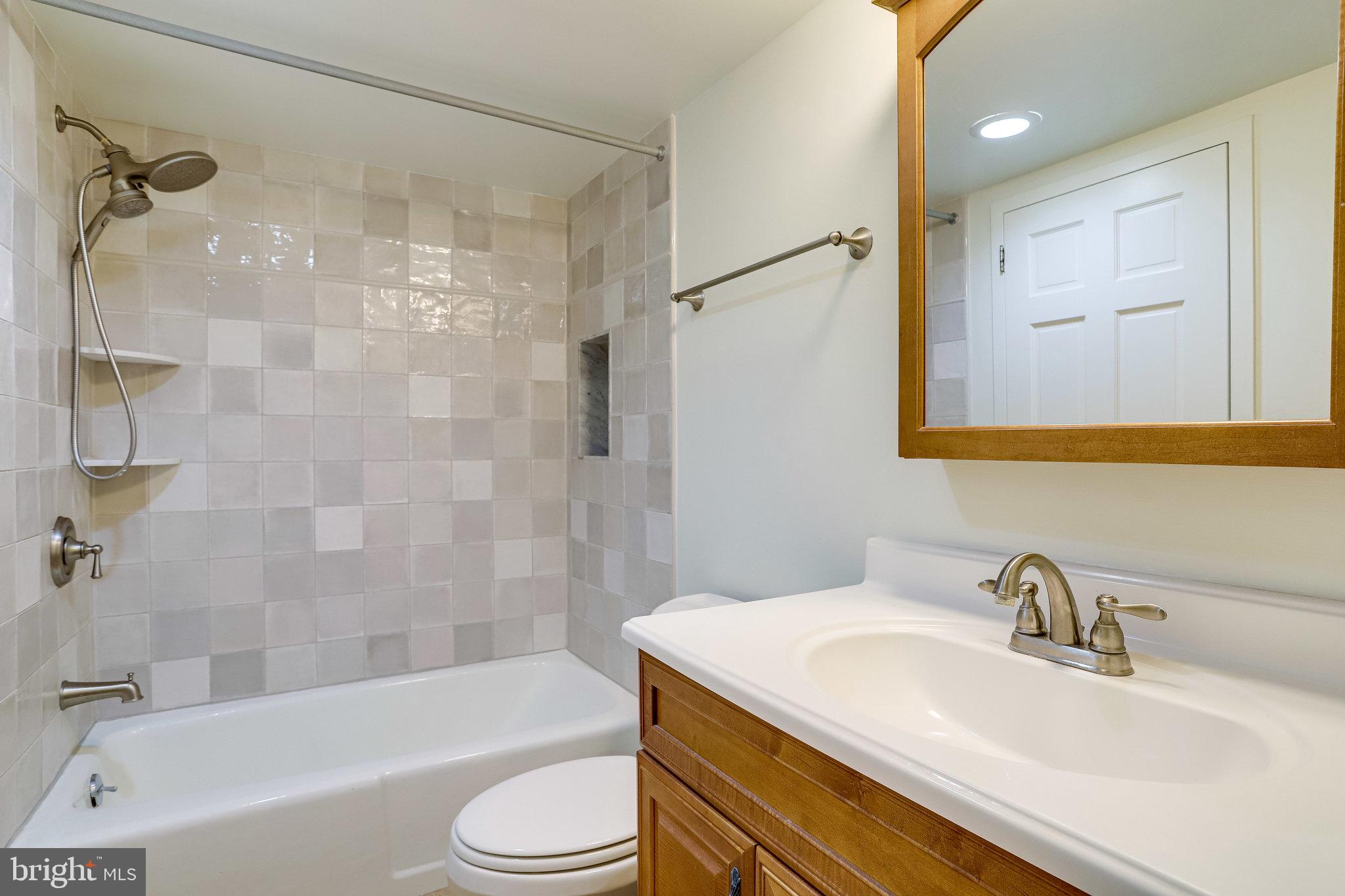 3800 FAIRFAX DRIVE 301