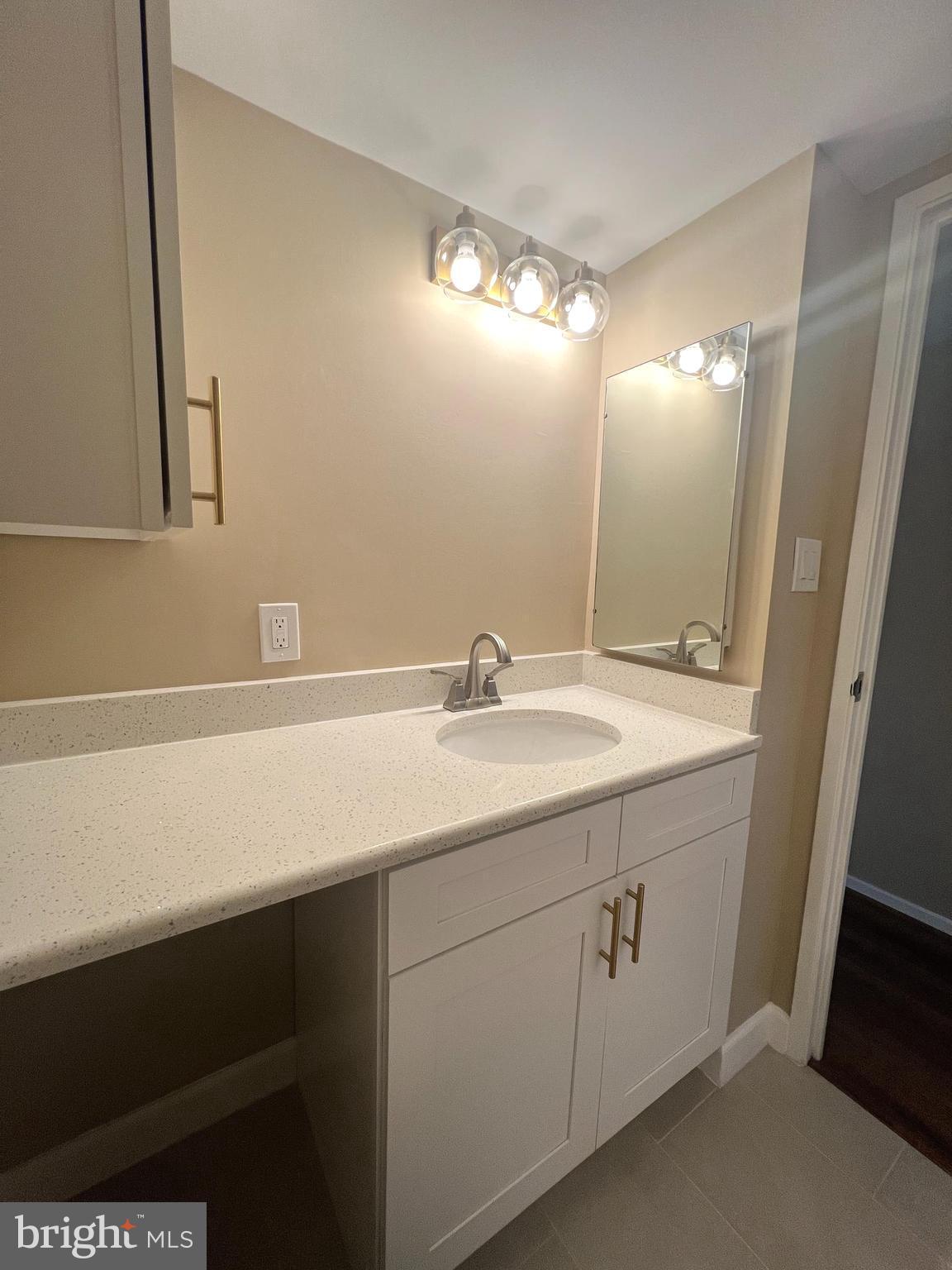 ROSSMOOR MUTUAL 22 CODM - Residential Lease