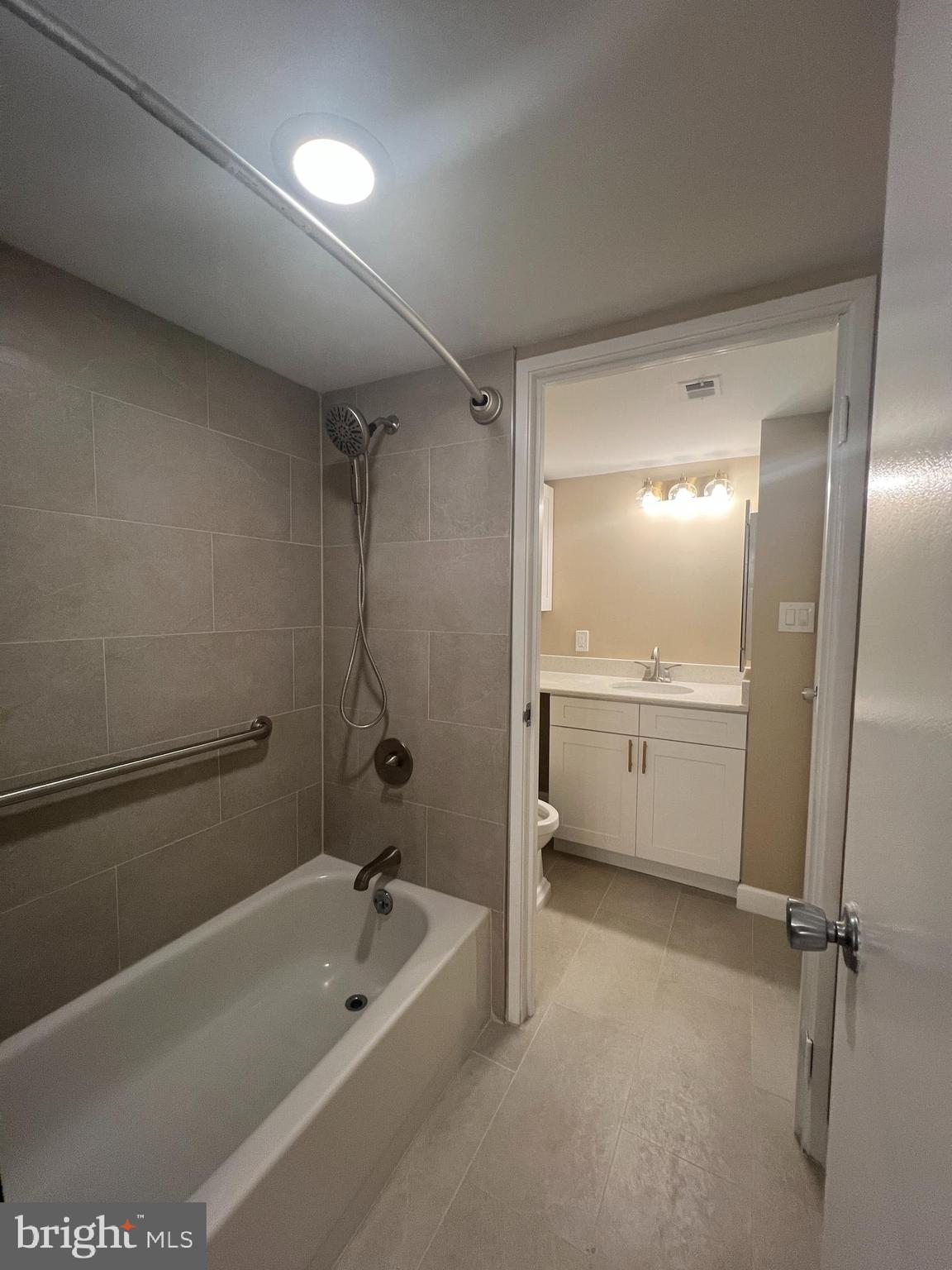 ROSSMOOR MUTUAL 22 CODM - Residential Lease