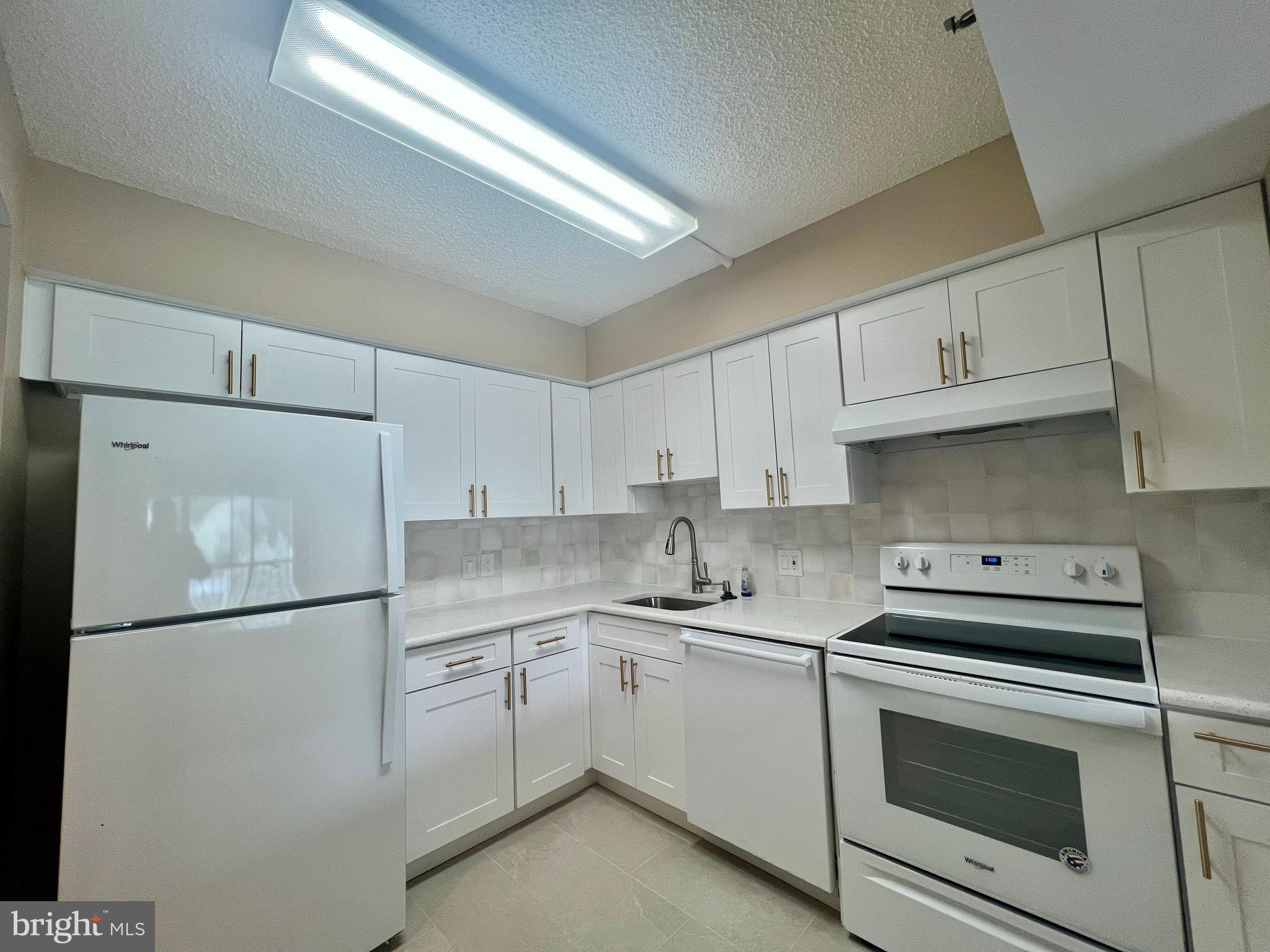 ROSSMOOR MUTUAL 22 CODM - Residential Lease