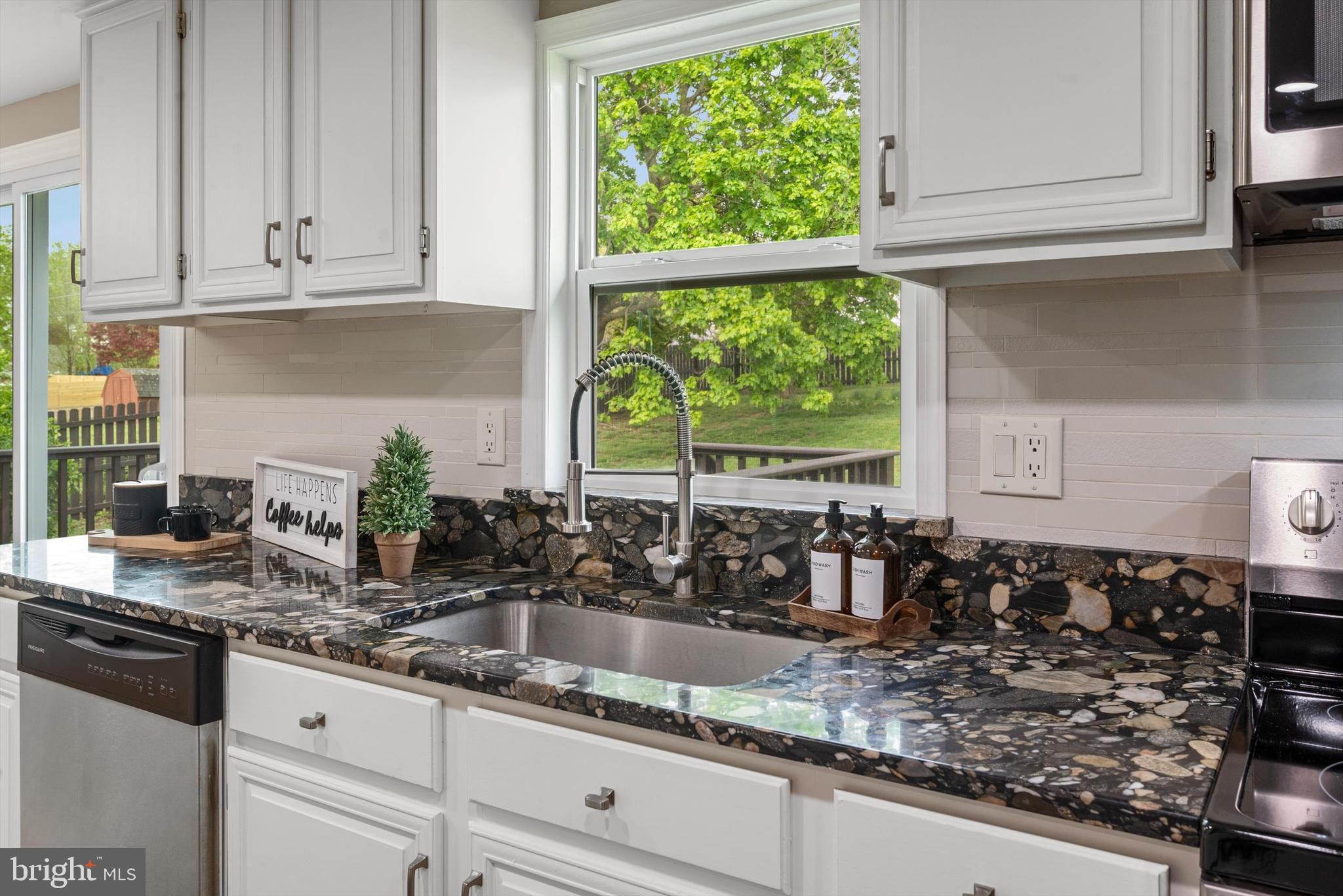 WALNUT GROVE - Residential