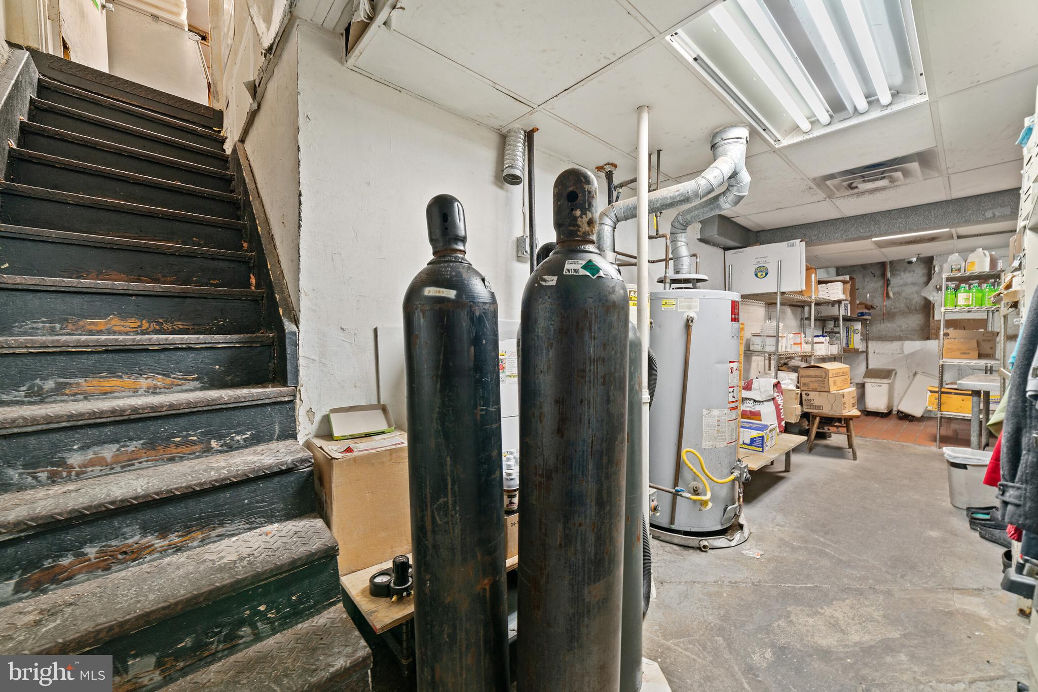 OLD TOWN ALEXANDRIA - Commercial Sale