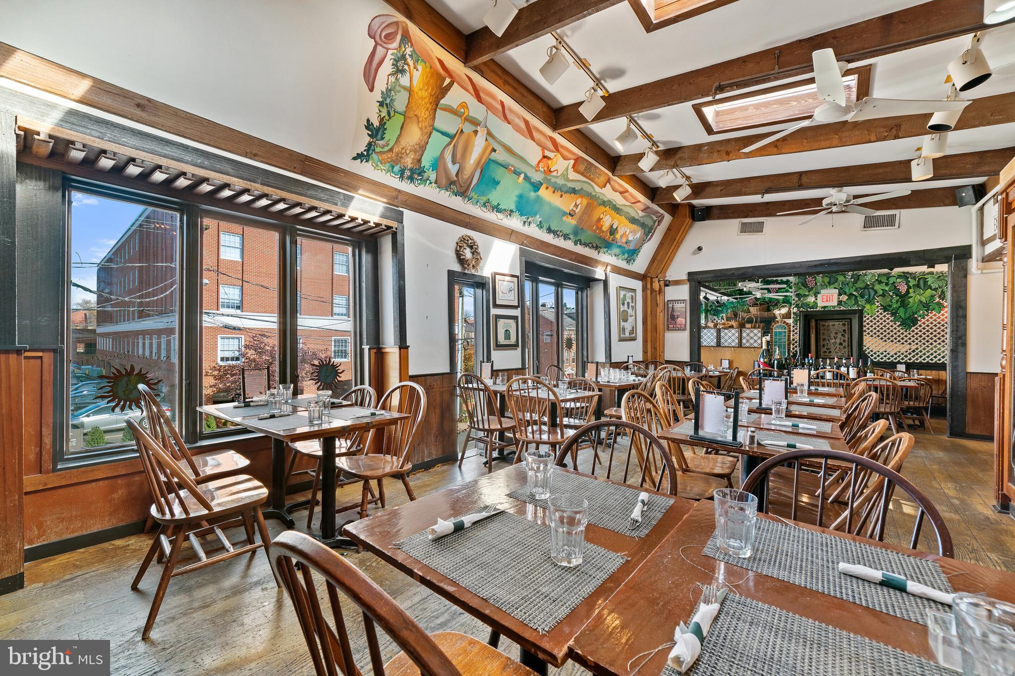 OLD TOWN ALEXANDRIA - Commercial Sale