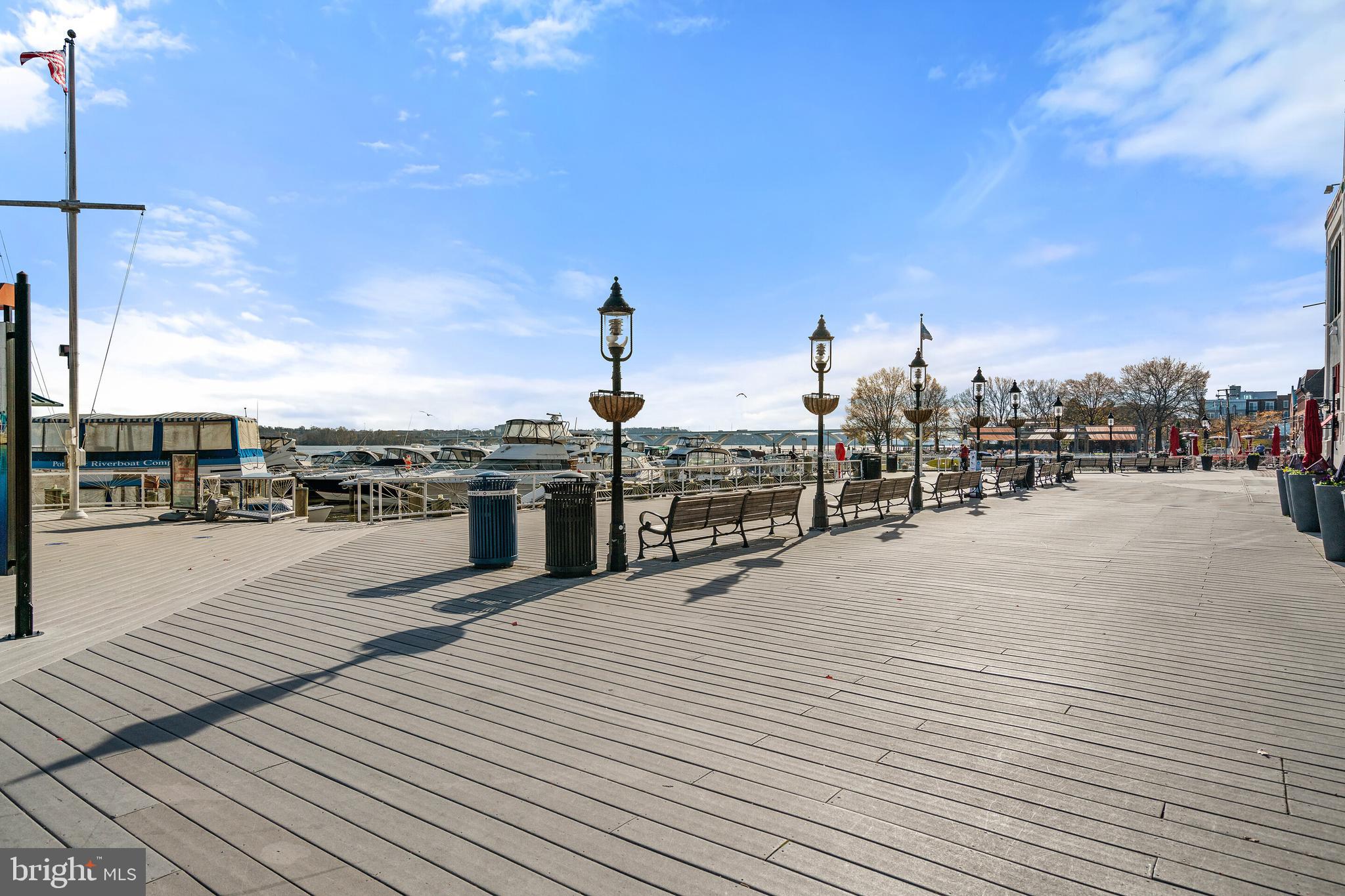 OLD TOWN ALEXANDRIA - Commercial Sale