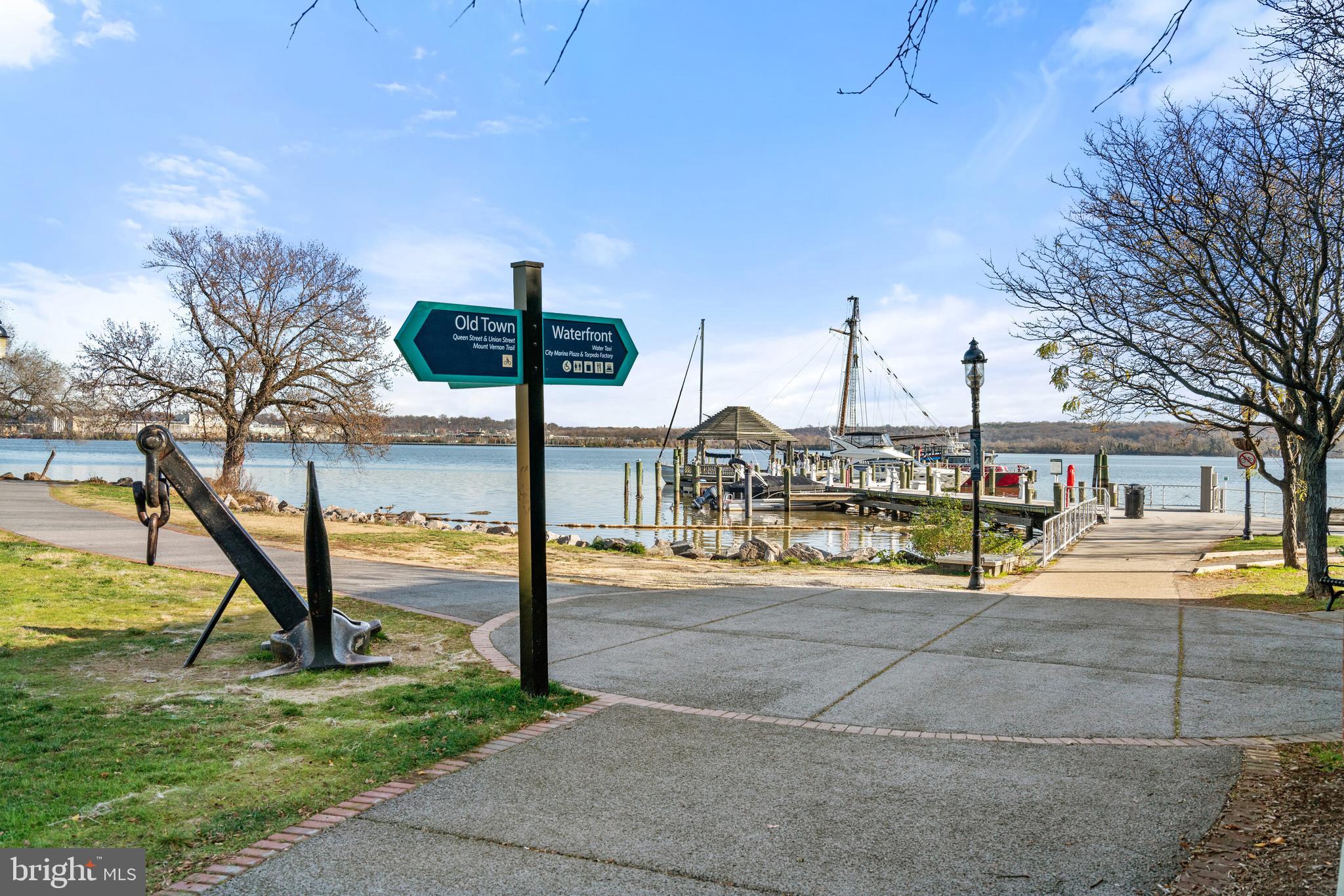 OLD TOWN ALEXANDRIA - Commercial Sale