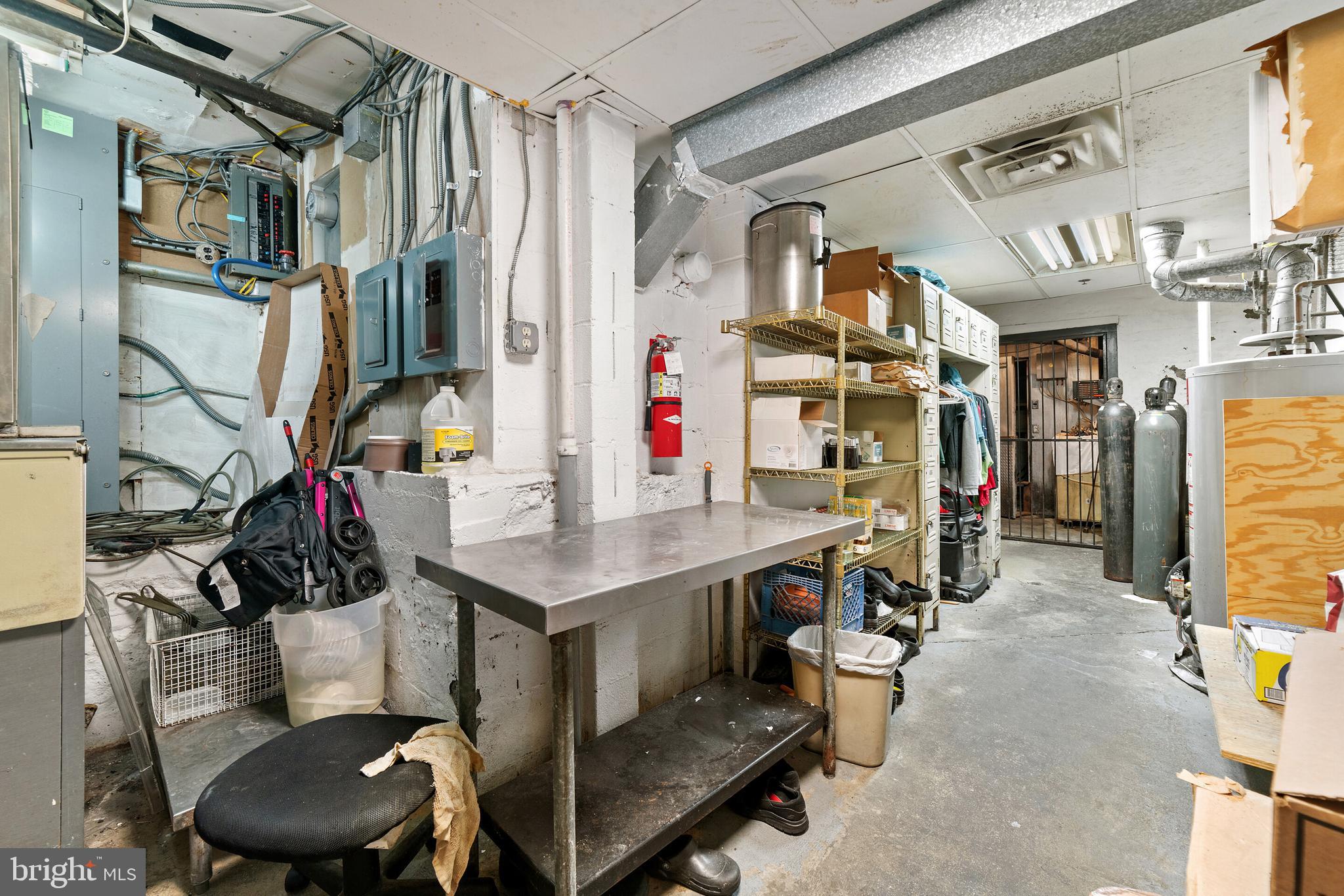 OLD TOWN ALEXANDRIA - Commercial Sale